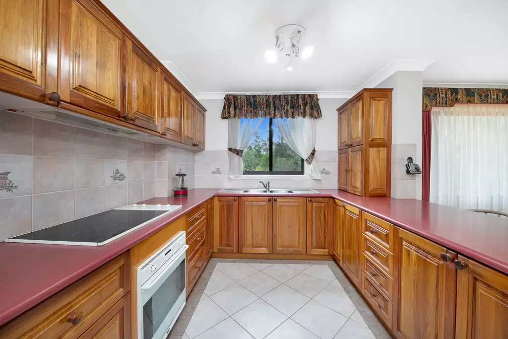 77 Sirius Place, Berkshire Park Sold by Cutcliffe Properties - image 8