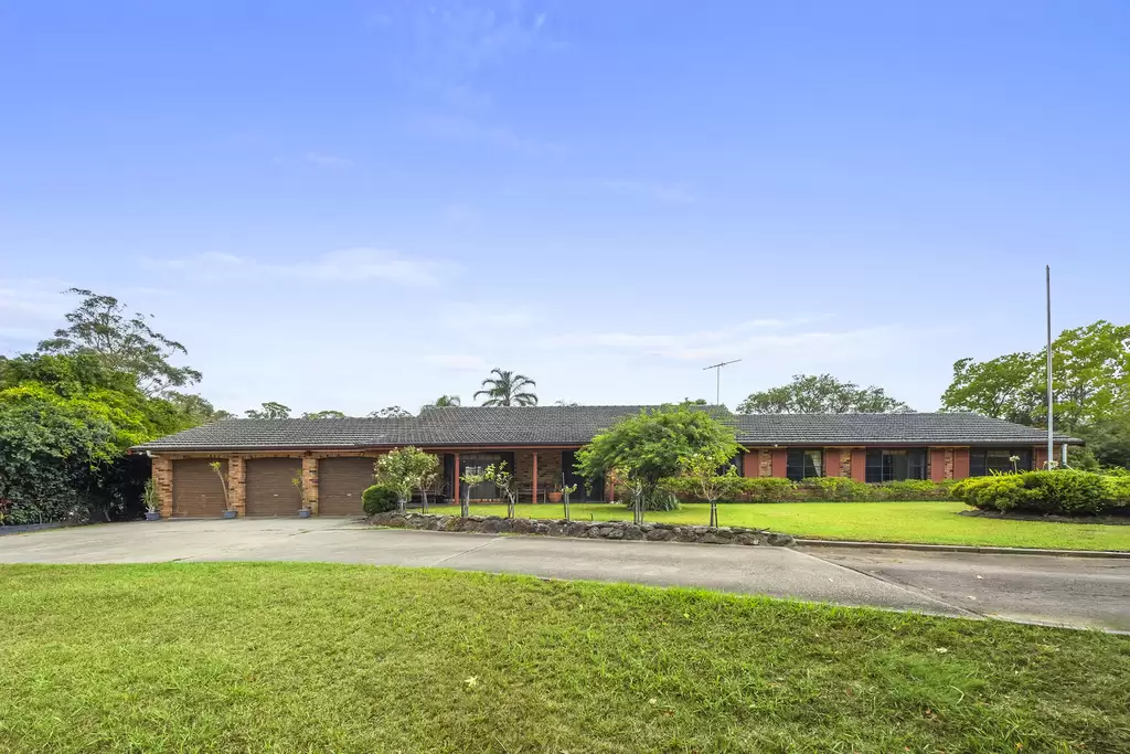 45 Speets Road, Oakville For Sale by Cutcliffe Properties