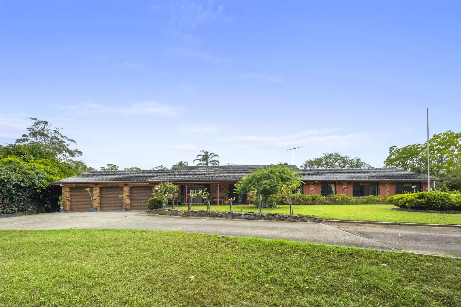 45 Speets Road, Oakville For Sale by Cutcliffe Properties - image 1