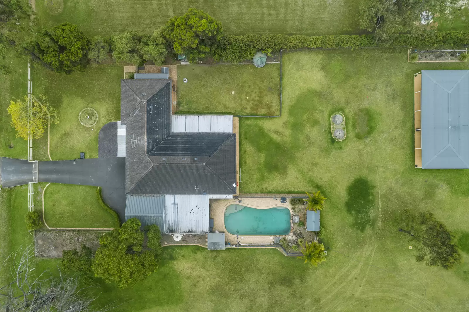 68 Broos Road, Oakville For Sale by Cutcliffe Properties - image 2