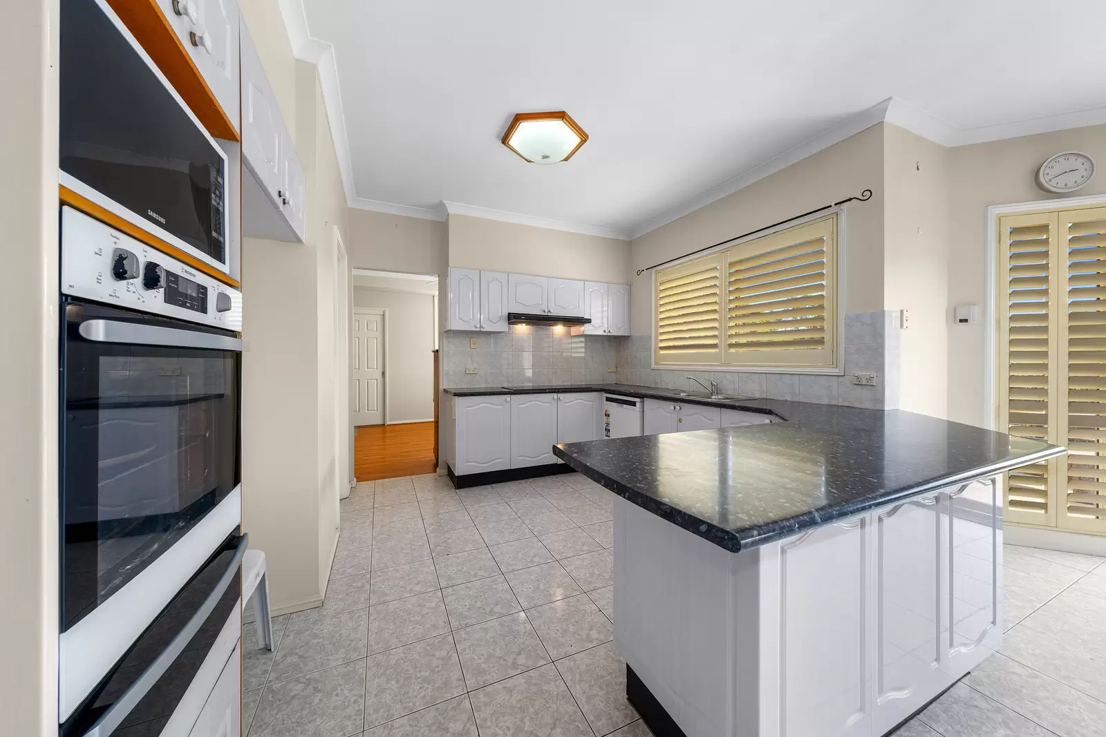 23 Scheyville Road, Oakville Auction by Cutcliffe Properties - image 7