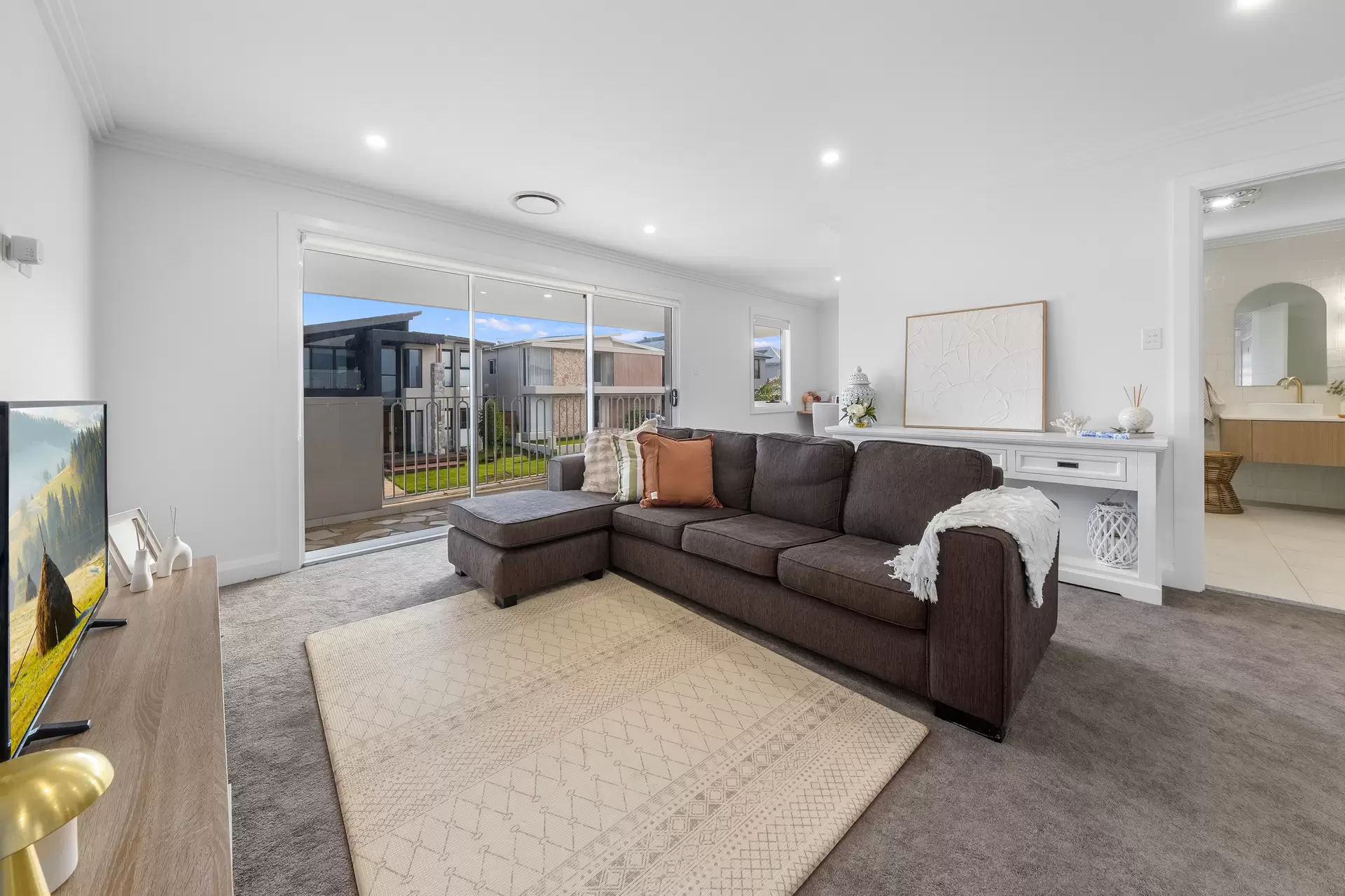 21 Sommer Street (Gables), Box Hill Sold by Cutcliffe Properties - image 1