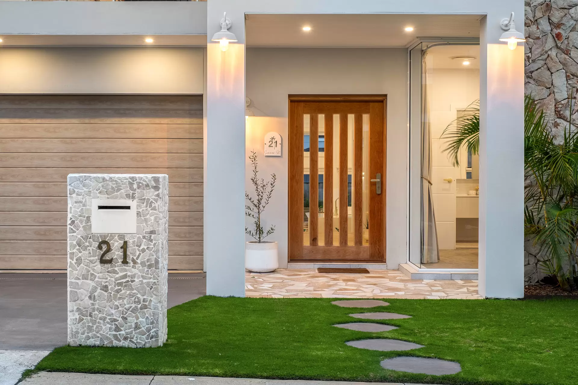 21 Sommer Street (Gables), Box Hill Sold by Cutcliffe Properties - image 1
