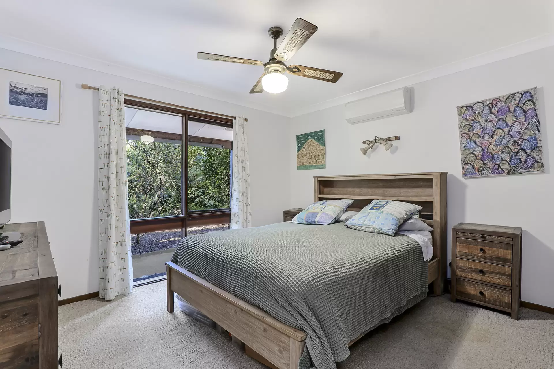 158-164 West Wilchard Road, Castlereagh Sold by Cutcliffe Properties - image 1
