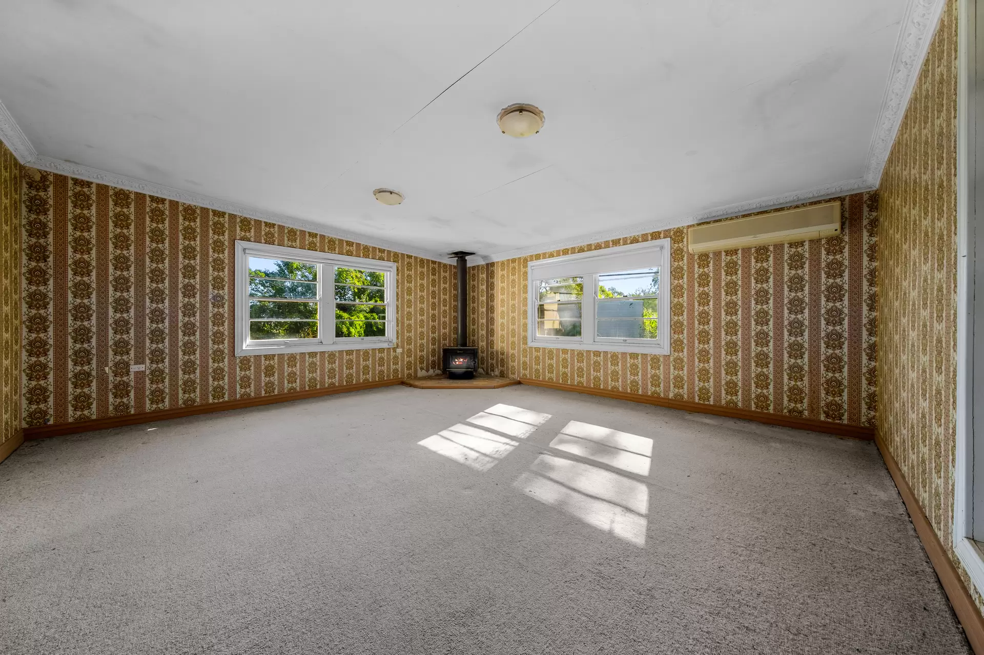 219 Bells Line of Road, North Richmond Sold by Cutcliffe Properties - image 1