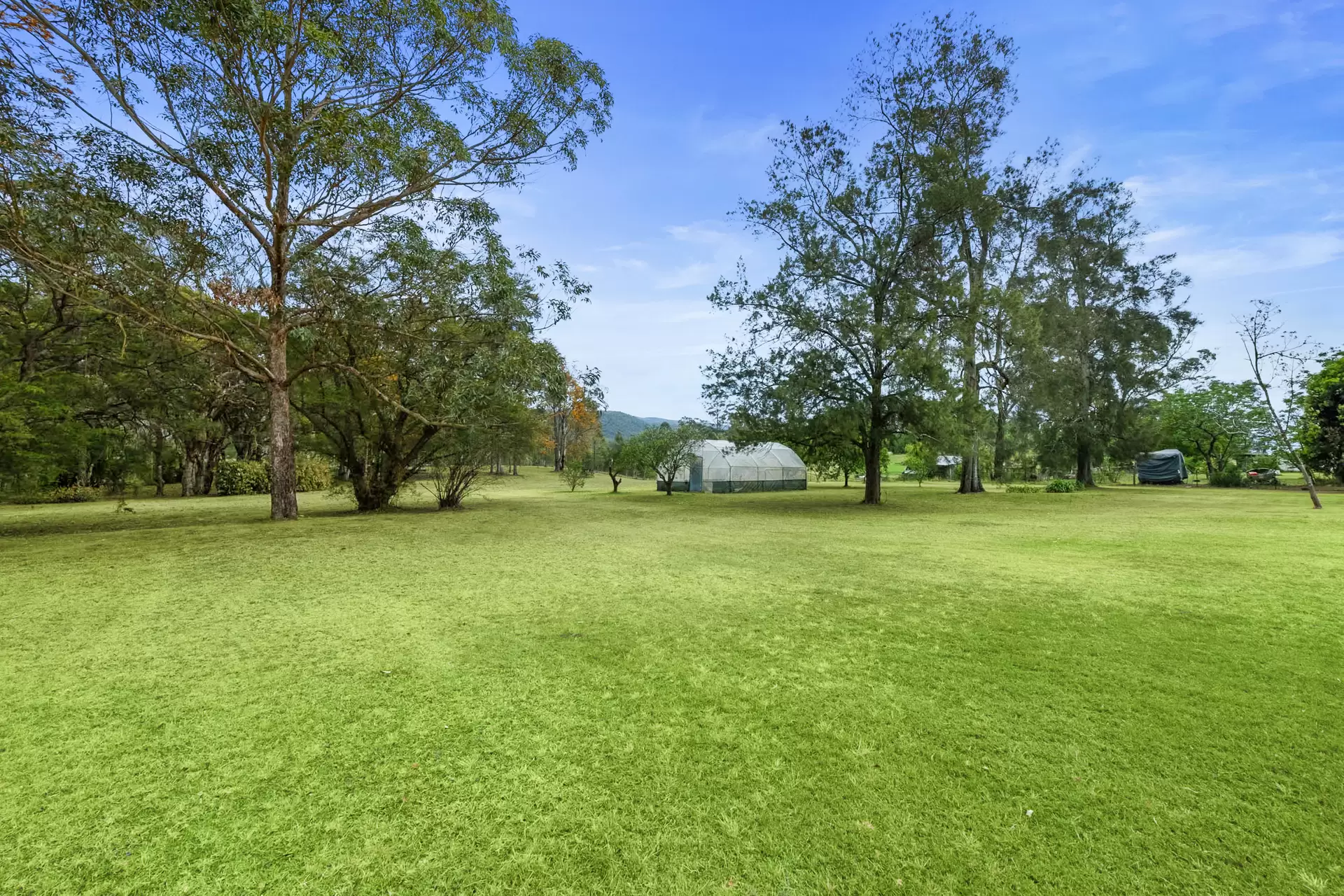 194-200 West Wilchard Road, Castlereagh Sold by Cutcliffe Properties - image 1