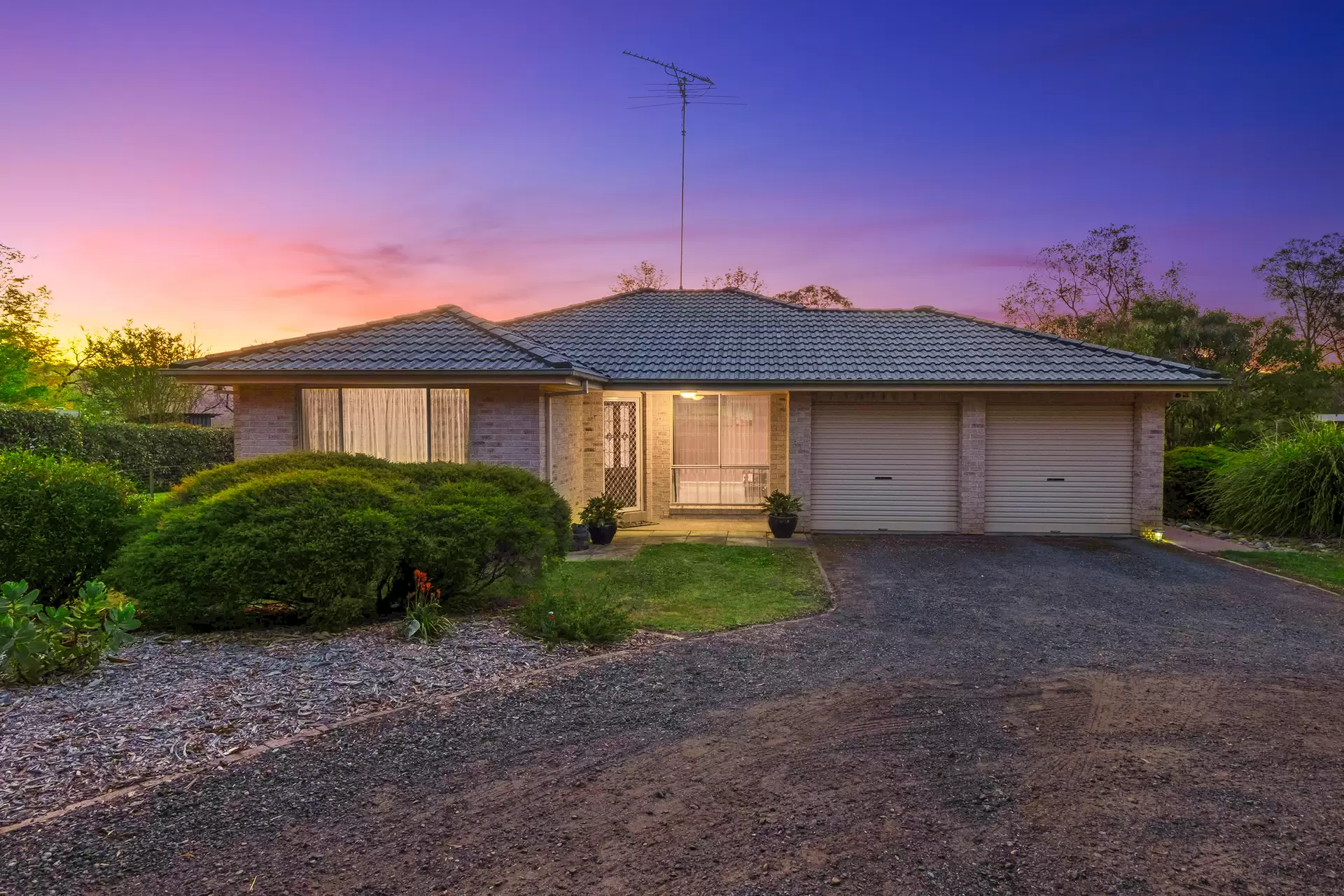 194-200 West Wilchard Road, Castlereagh Sold by Cutcliffe Properties - image 1