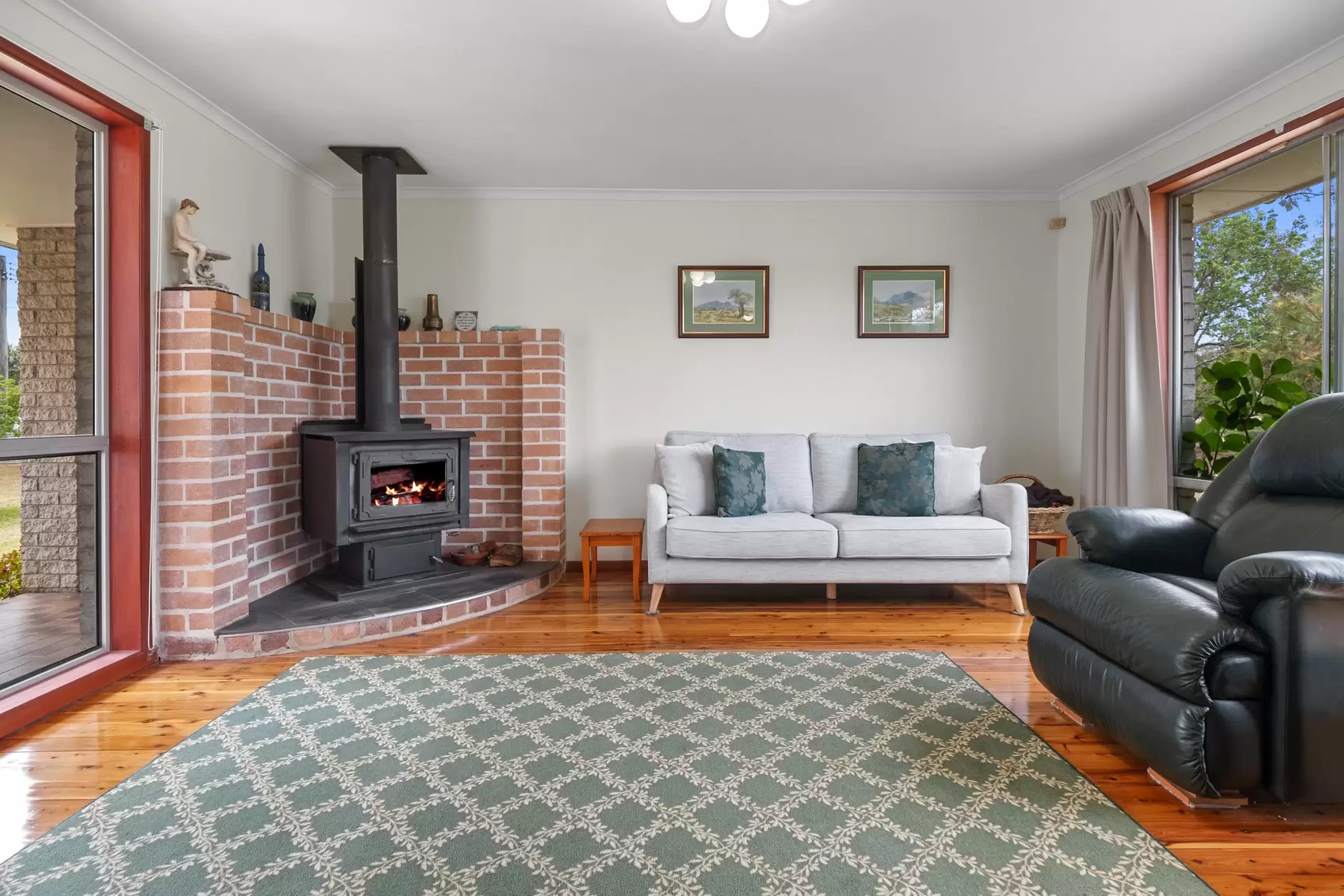 194-200 West Wilchard Road, Castlereagh Sold by Cutcliffe Properties - image 1