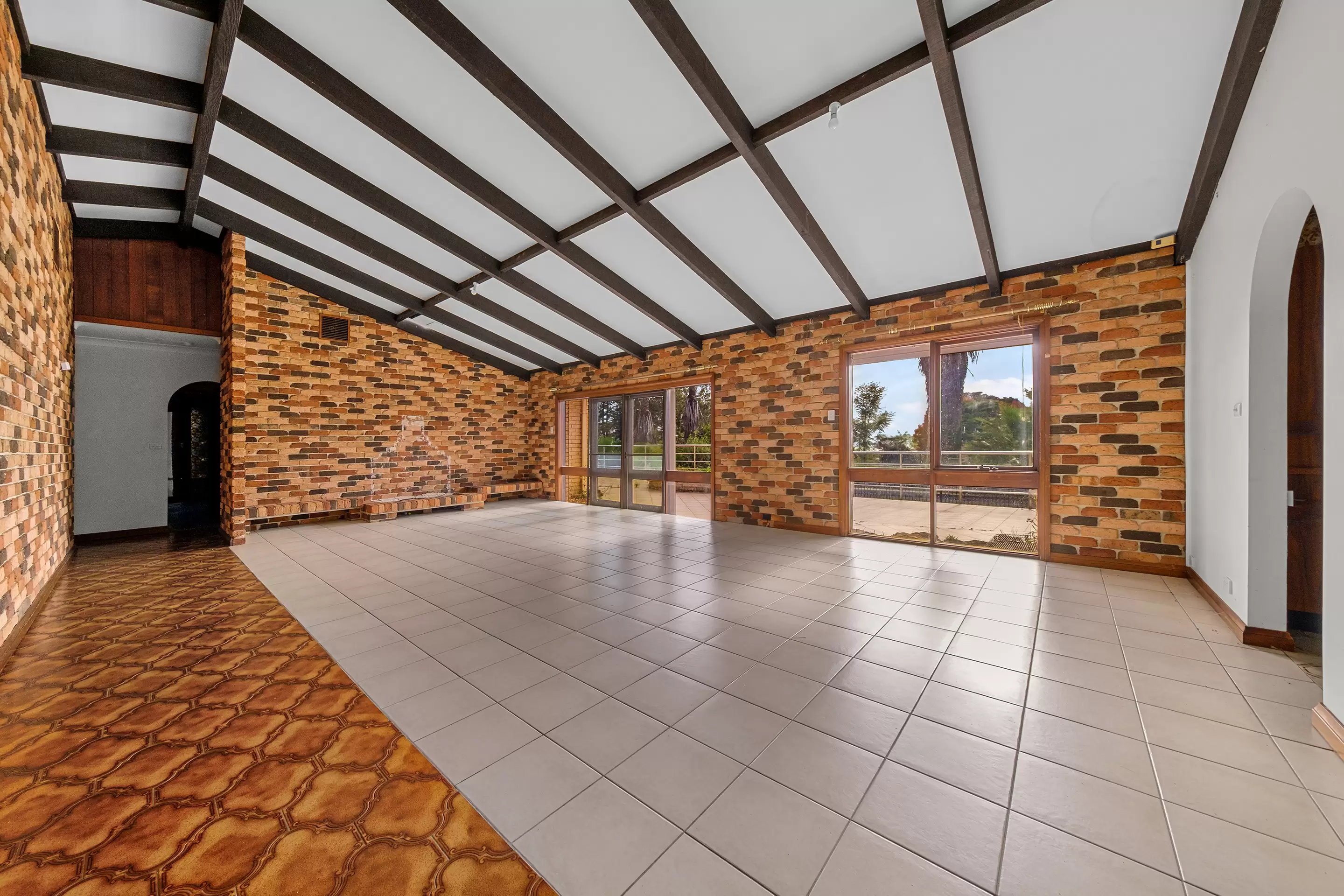 Part of 123 Old Pitt Town Road, Gables Leased by Cutcliffe Properties - image 2