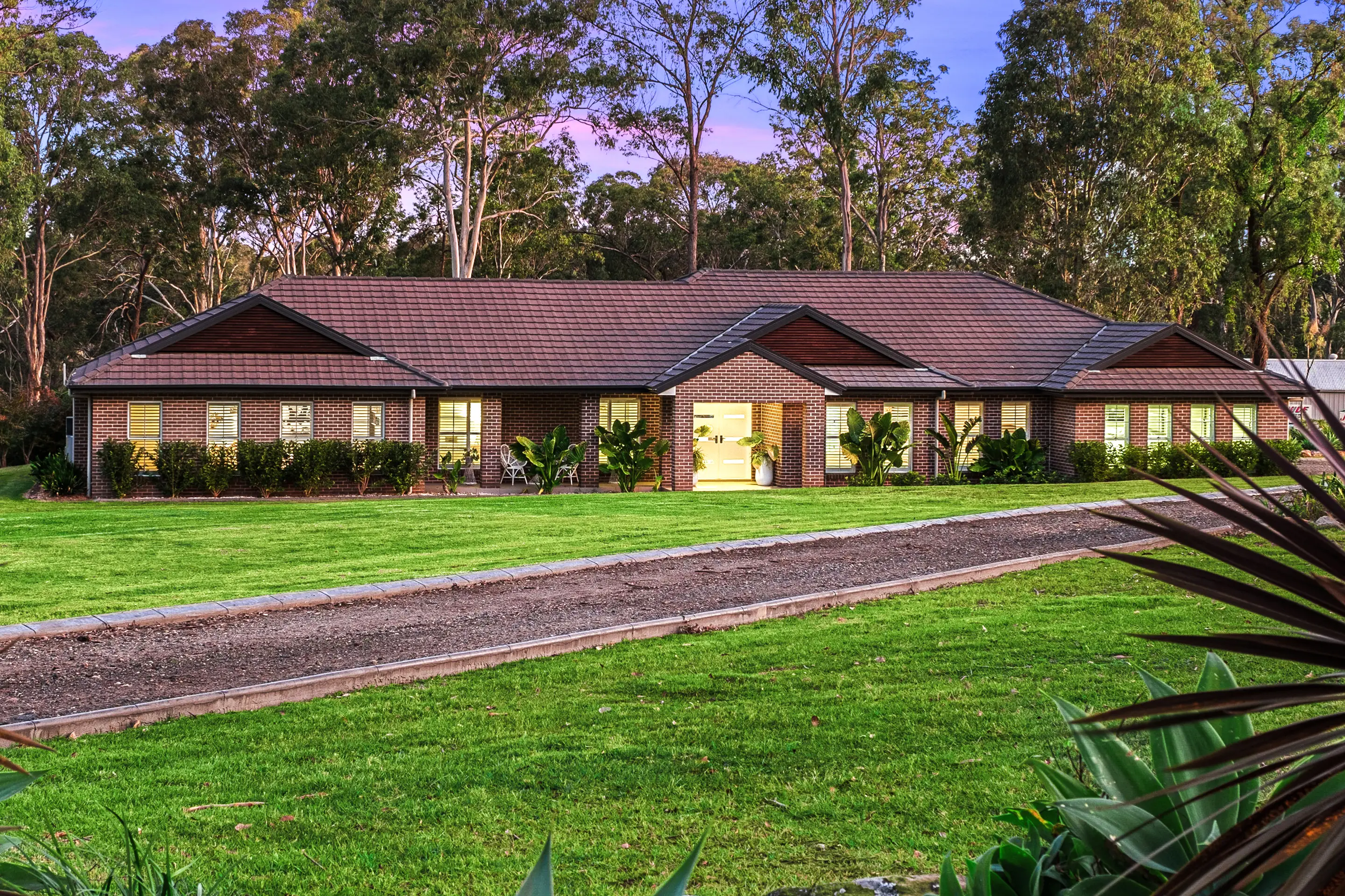 196 Royerdale Place, East Kurrajong Sold by Cutcliffe Properties - image 1