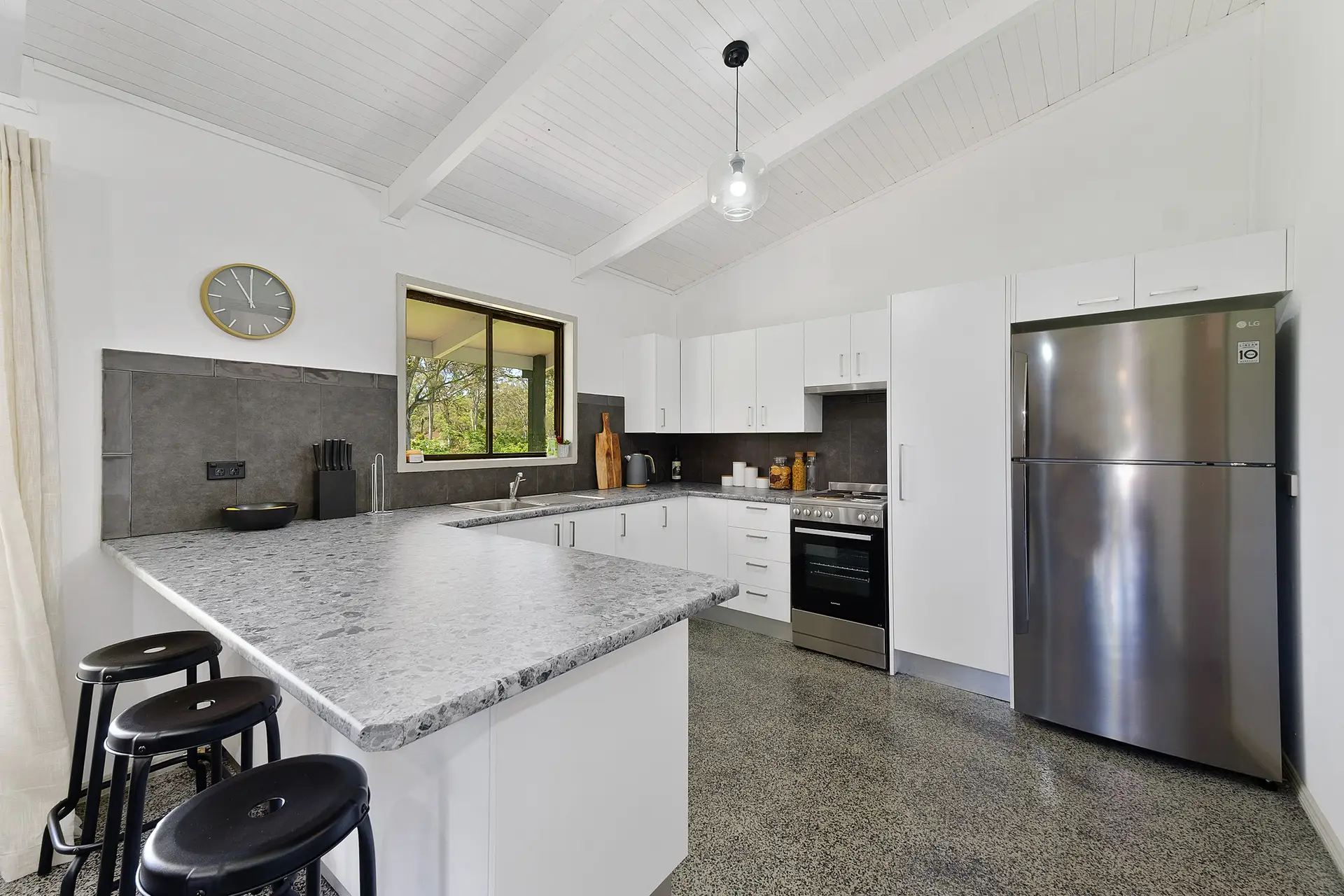 23-31 Milford Road, Londonderry Sold by Cutcliffe Properties - image 1