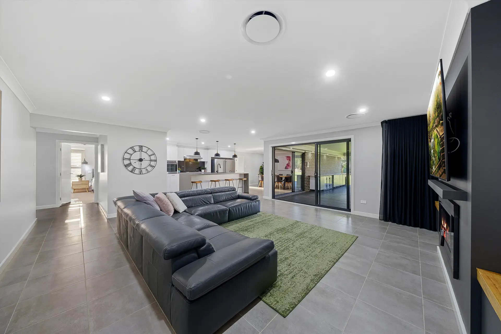 33 Wianamatta Circuit, Cattai Sold by Cutcliffe Properties - image 1