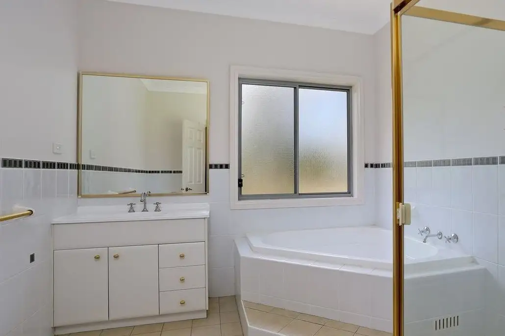 22 Hession Road, Oakville Sold by Cutcliffe Properties - image 8