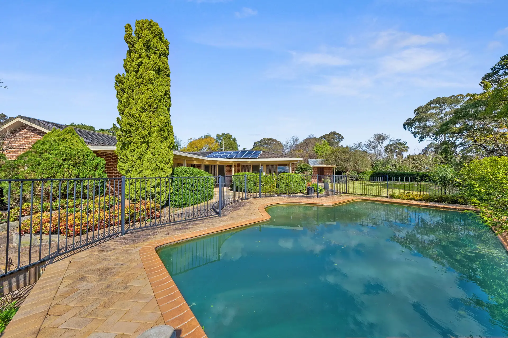 158 Boundary Road, Oakville Sold by Cutcliffe Properties - image 1