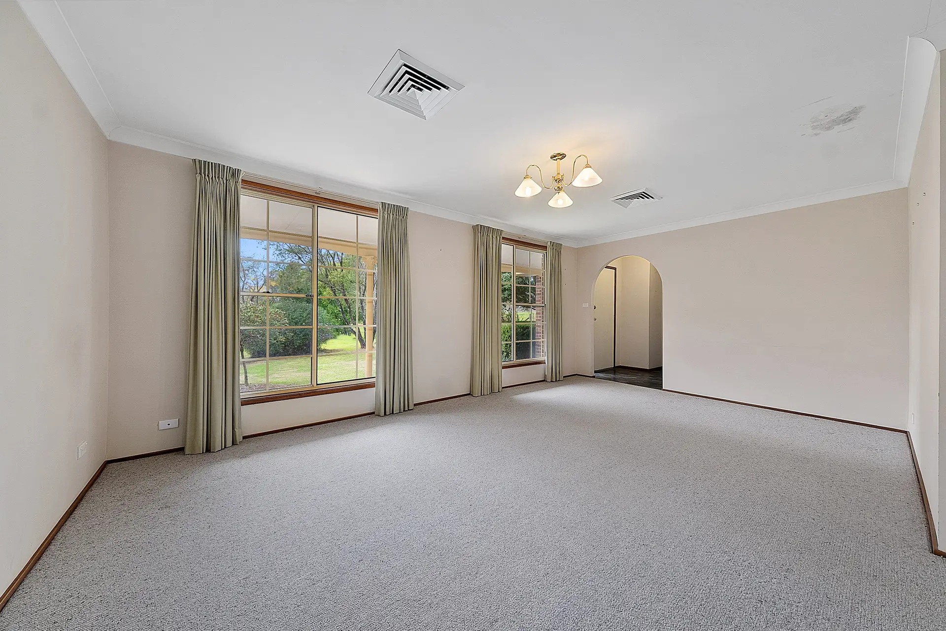 158 Boundary Road, Oakville Sold by Cutcliffe Properties - image 1