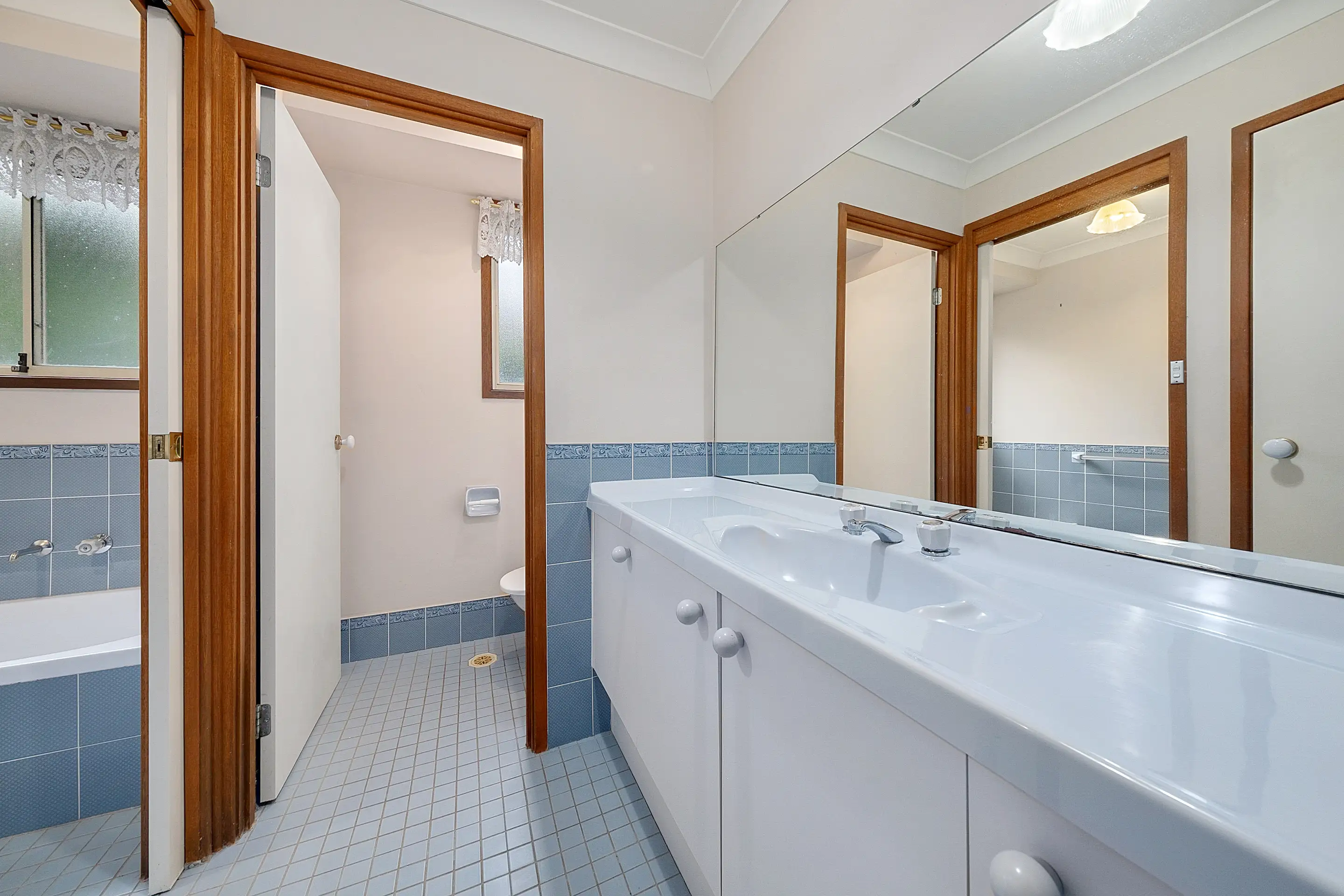 158 Boundary Road, Oakville Sold by Cutcliffe Properties - image 7