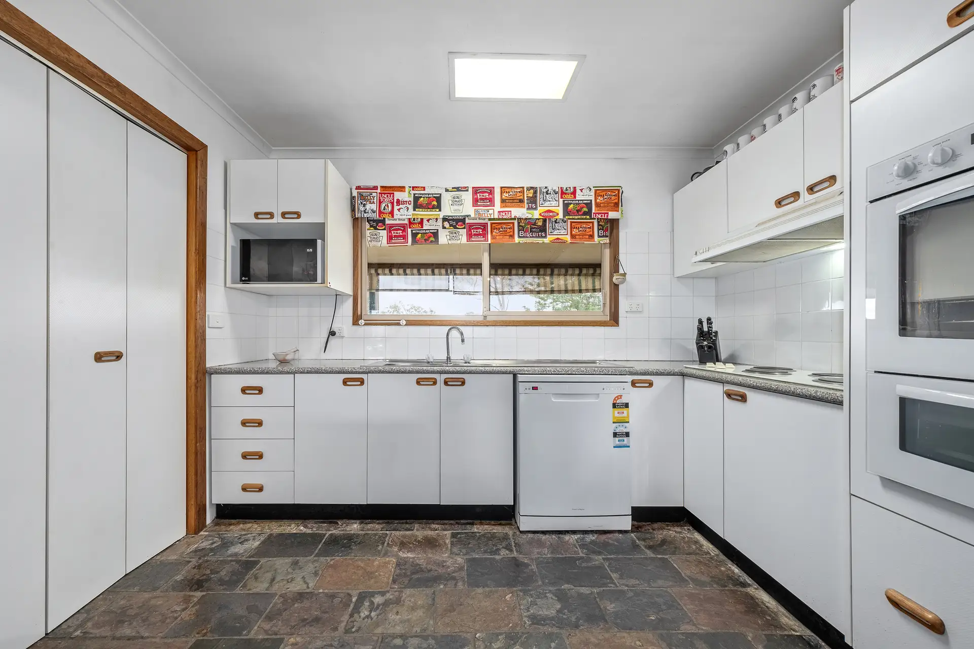 213 Seventh Avenue, Llandilo Sold by Cutcliffe Properties - image 1