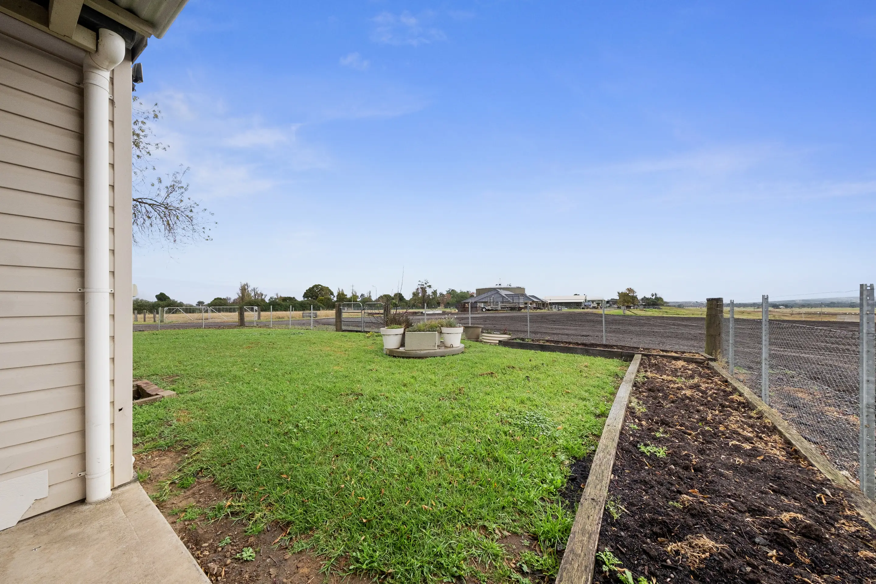 Richmond Leased by Cutcliffe Properties - image 9