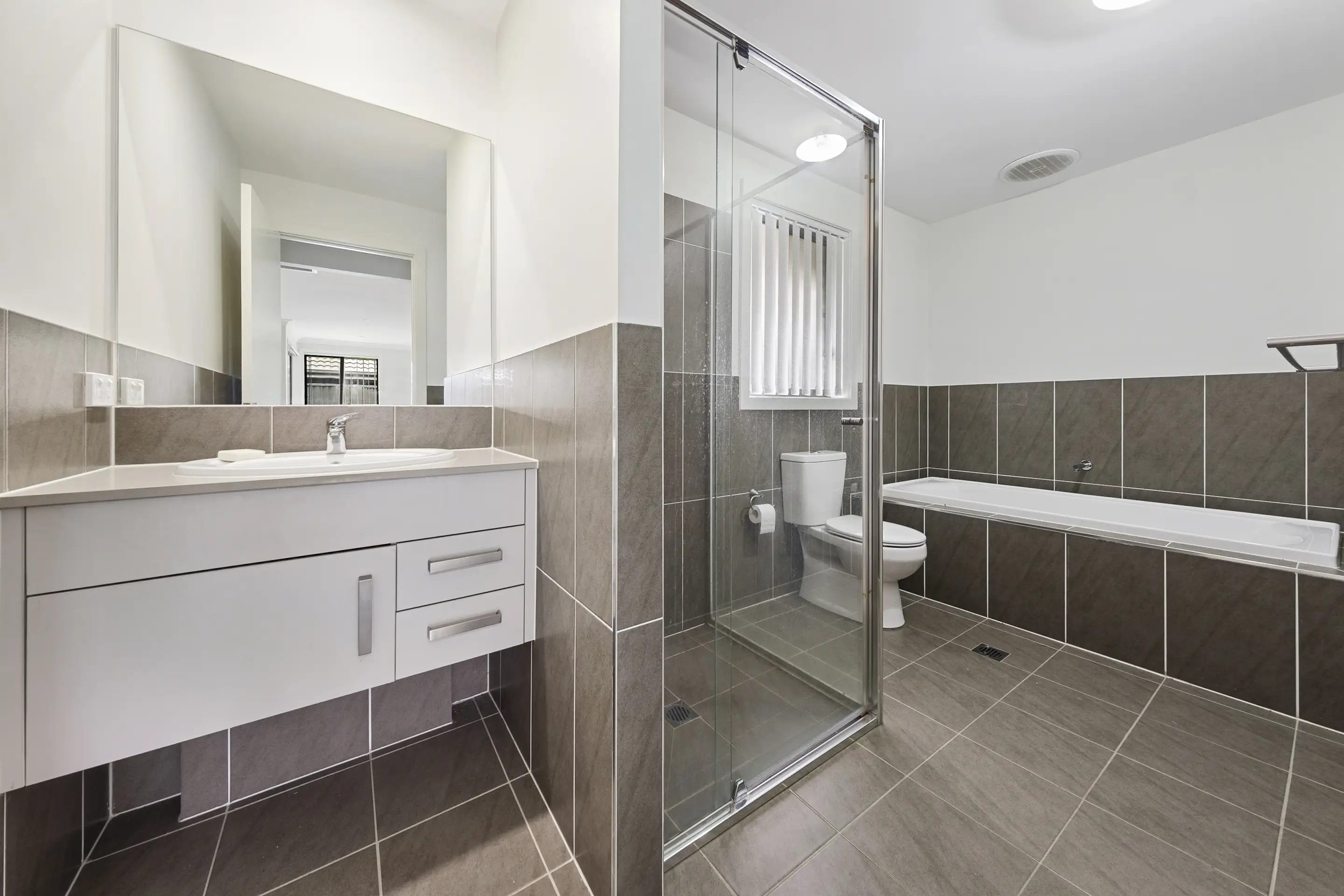 4 Pleasance Street, Box Hill Leased by Cutcliffe Properties - image 4