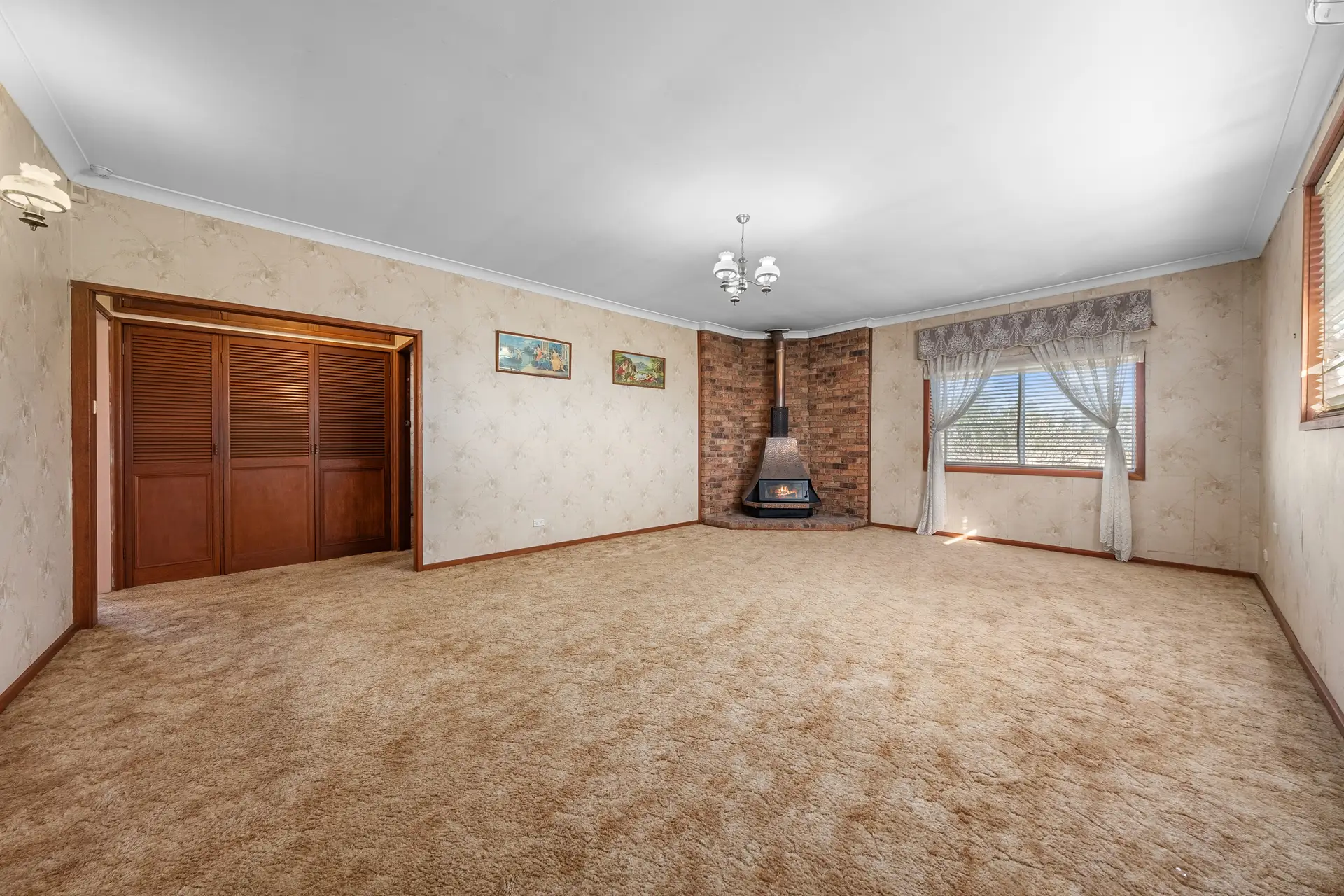 200 & 200A Sixth Avenue, Llandilo Sold by Cutcliffe Properties - image 1