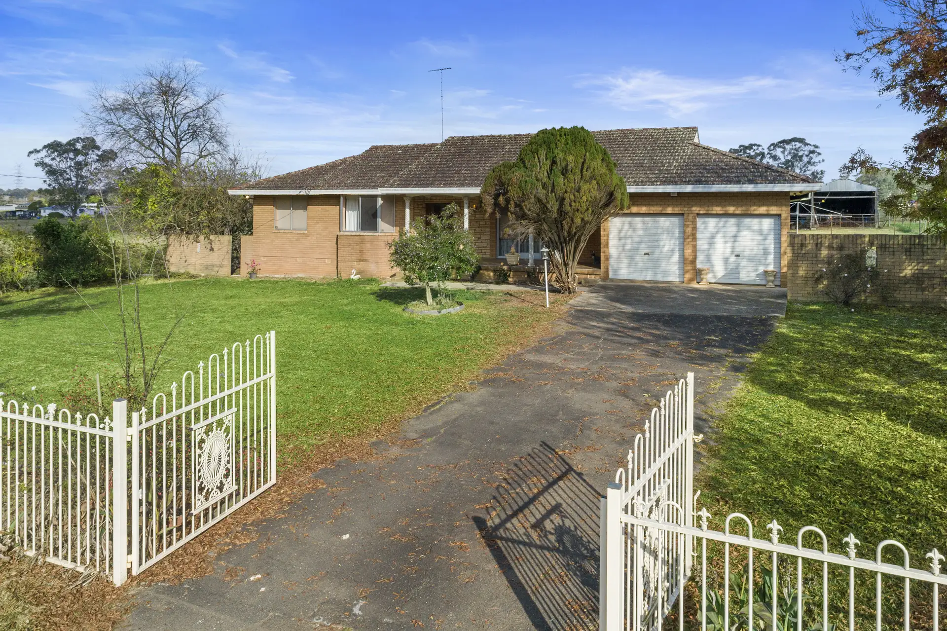 200 & 200A Sixth Avenue, Llandilo Sold by Cutcliffe Properties - image 1