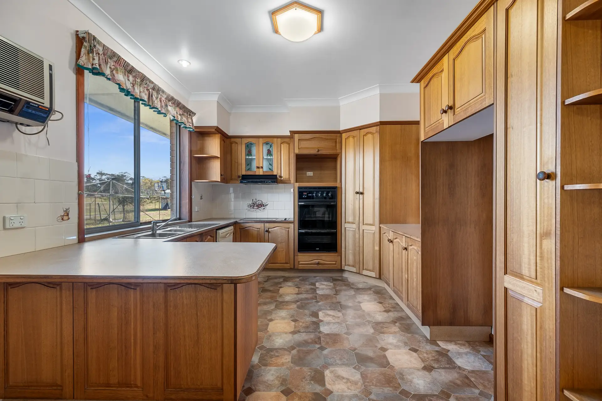 200 & 200A Sixth Avenue, Llandilo Sold by Cutcliffe Properties - image 1