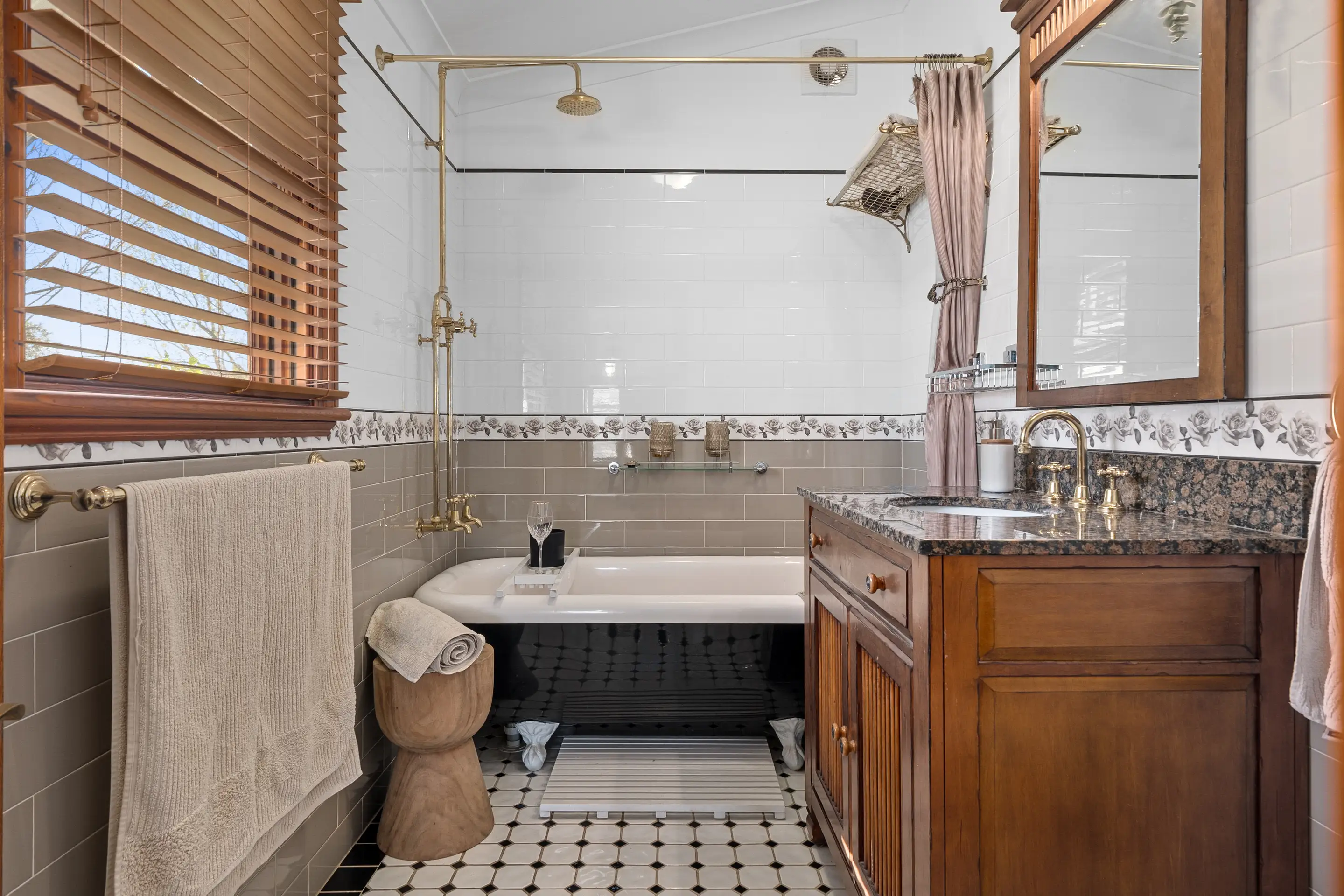 844-848 Richmond Road, Berkshire Park Sold by Cutcliffe Properties - image 11