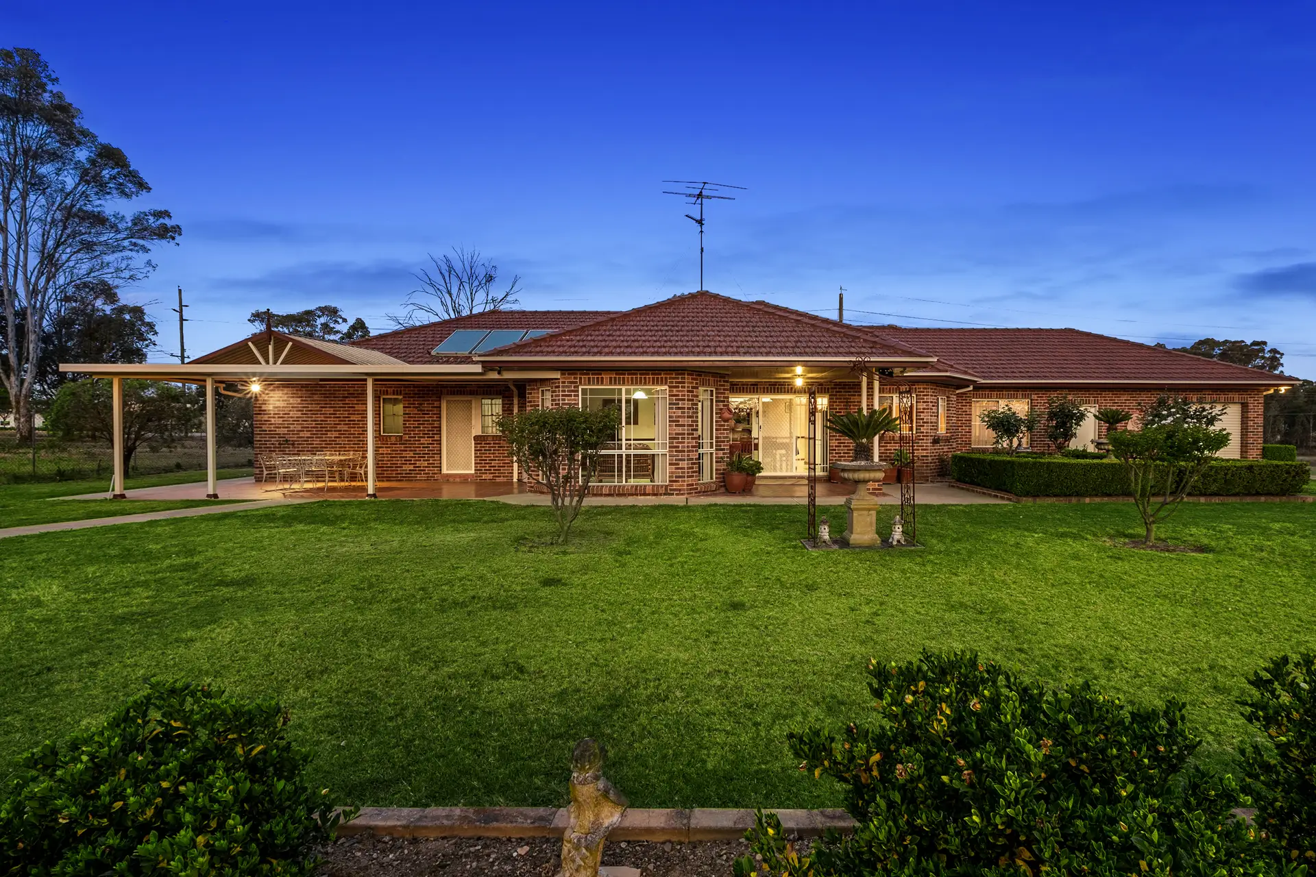 132-142 Third Avenue, Llandilo Sold by Cutcliffe Properties - image 1
