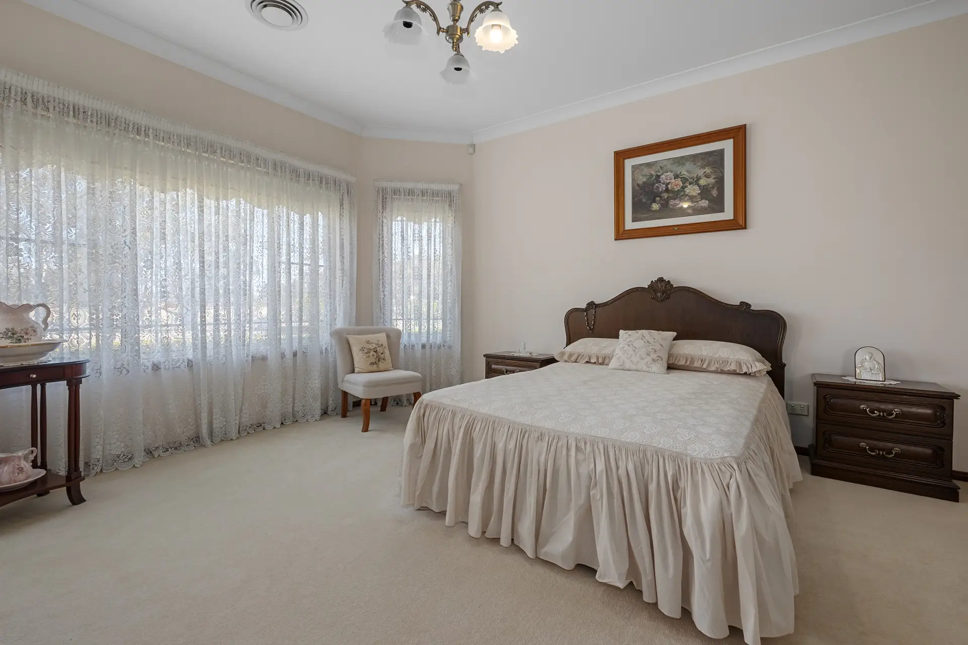 132-142 Third Avenue, Llandilo Sold by Cutcliffe Properties - image 1