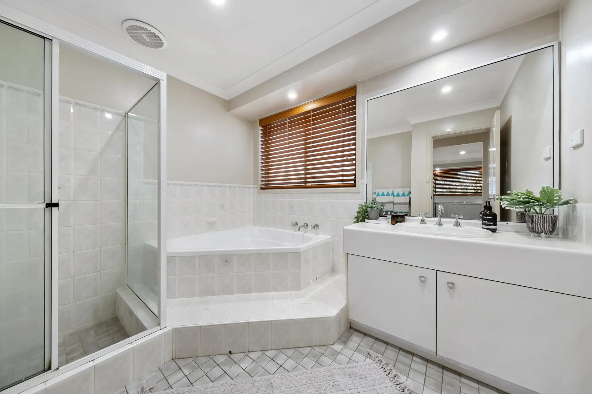 6 Ealing Place, Quakers Hill Sold by Cutcliffe Properties - image 1