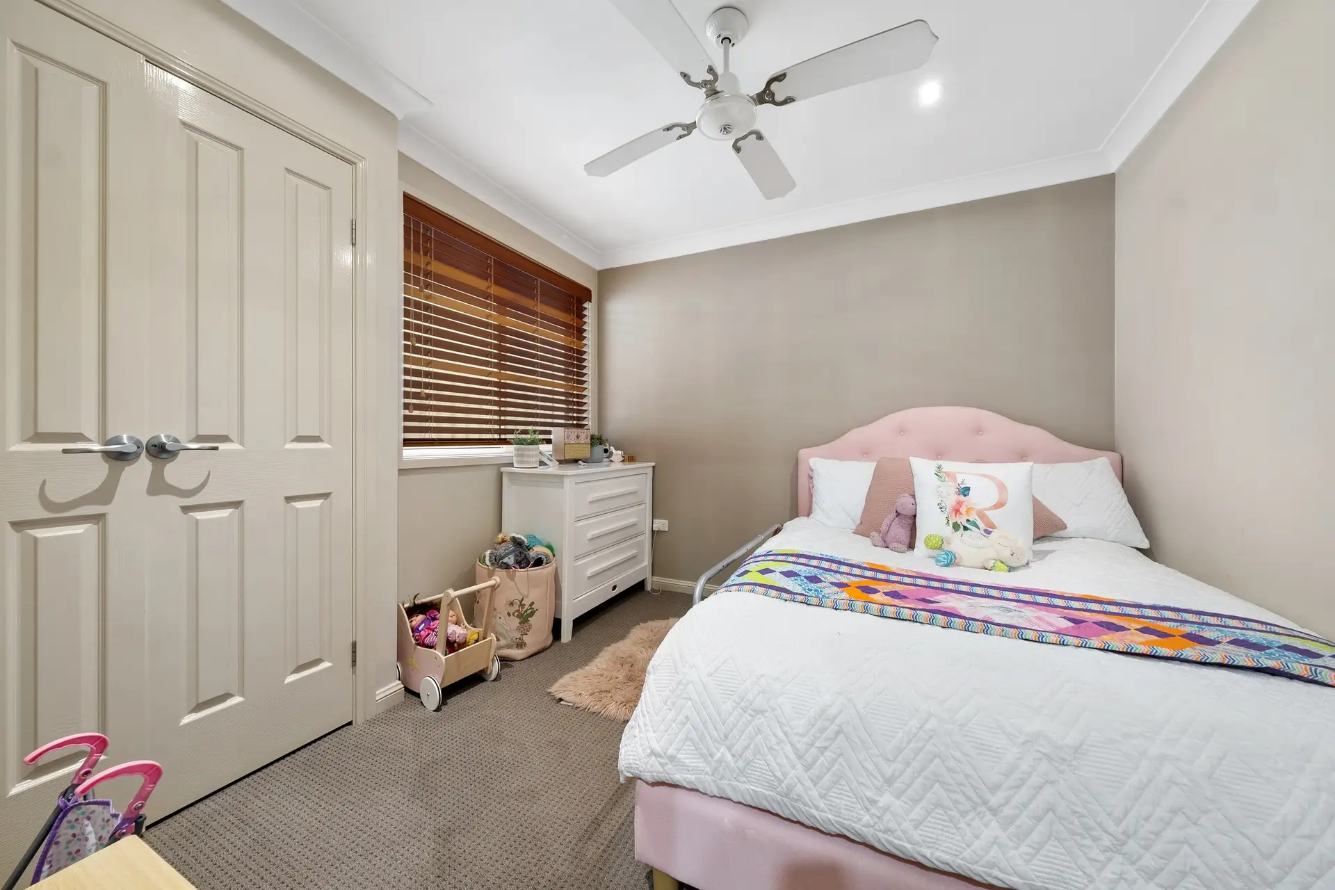 6 Ealing Place, Quakers Hill Sold by Cutcliffe Properties - image 1