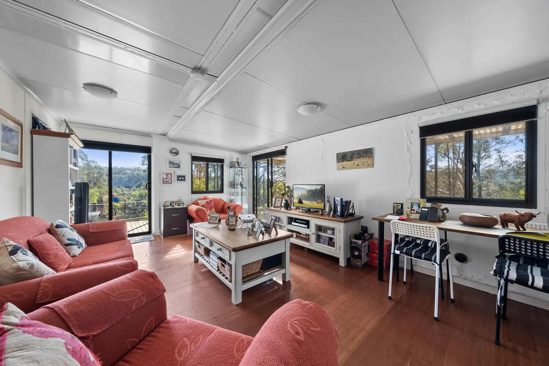 Putty Sold by Cutcliffe Properties - image 1
