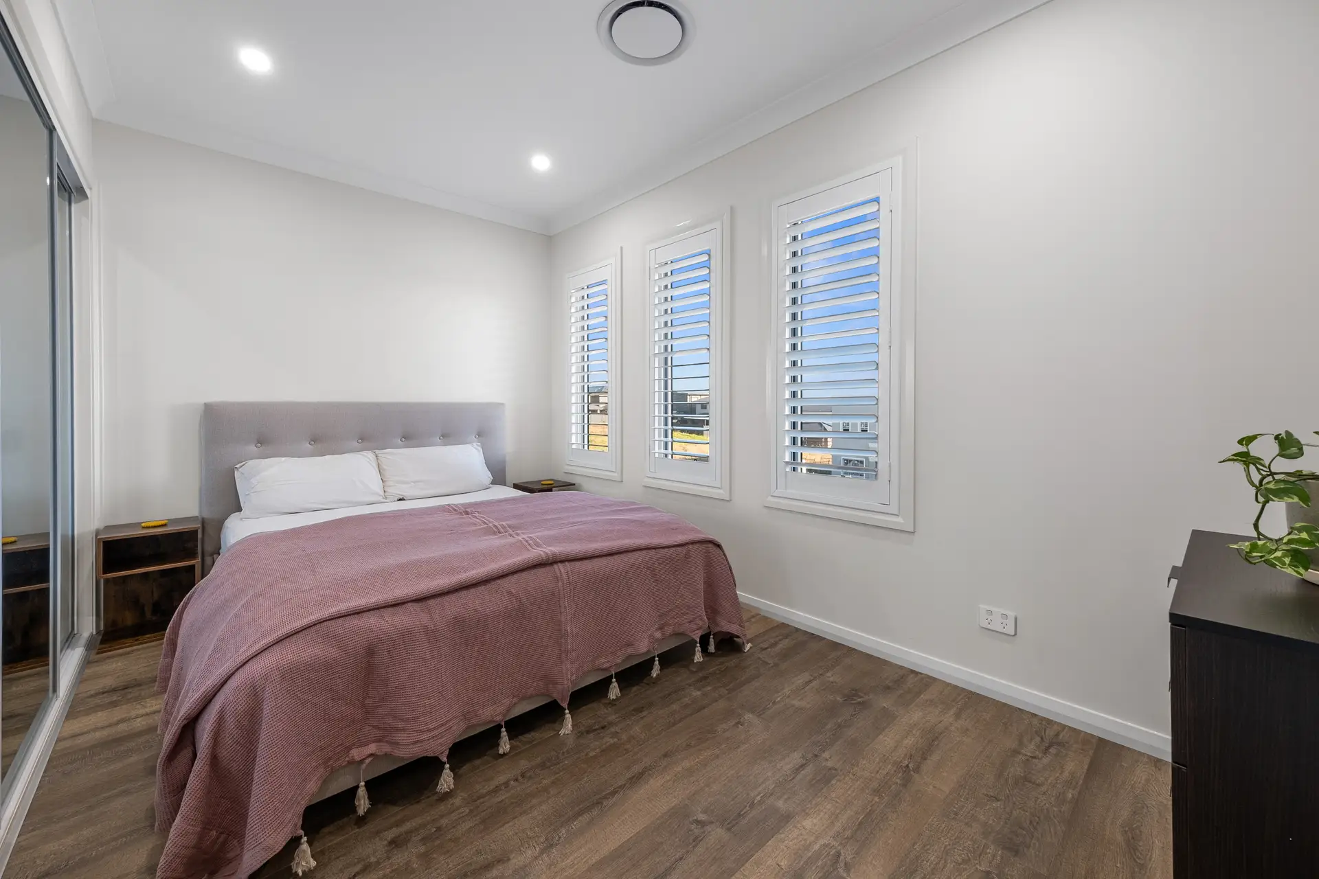 146 Tallawong Road, Rouse Hill Sold by Cutcliffe Properties - image 1