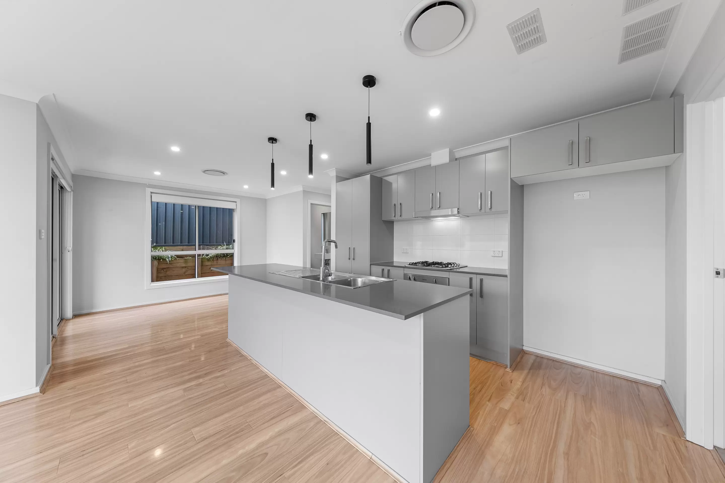 20 Memsie Street, Box Hill Leased by Cutcliffe Properties - image 3