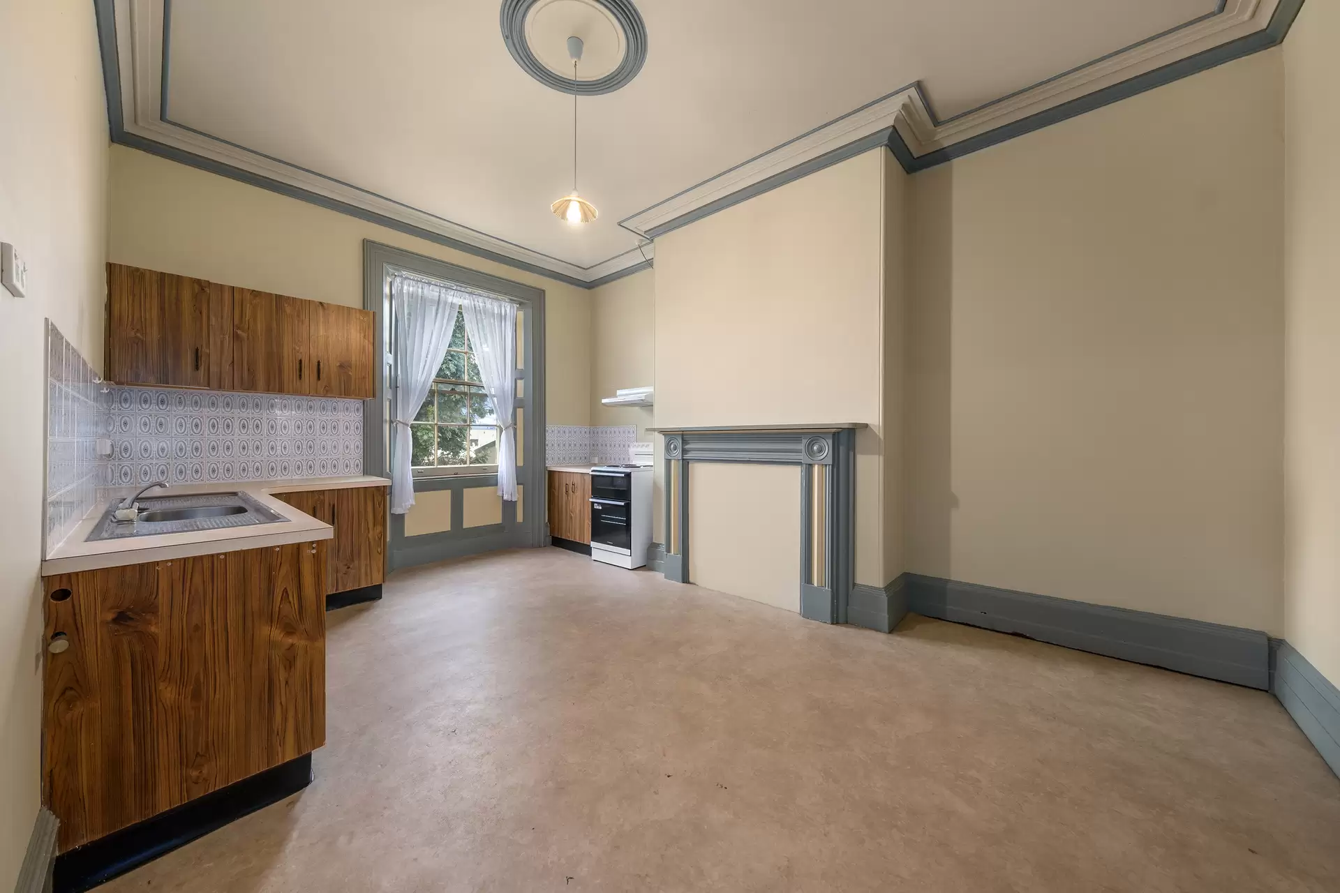 1/147 Windsor Street, Richmond Leased by Cutcliffe Properties - image 1