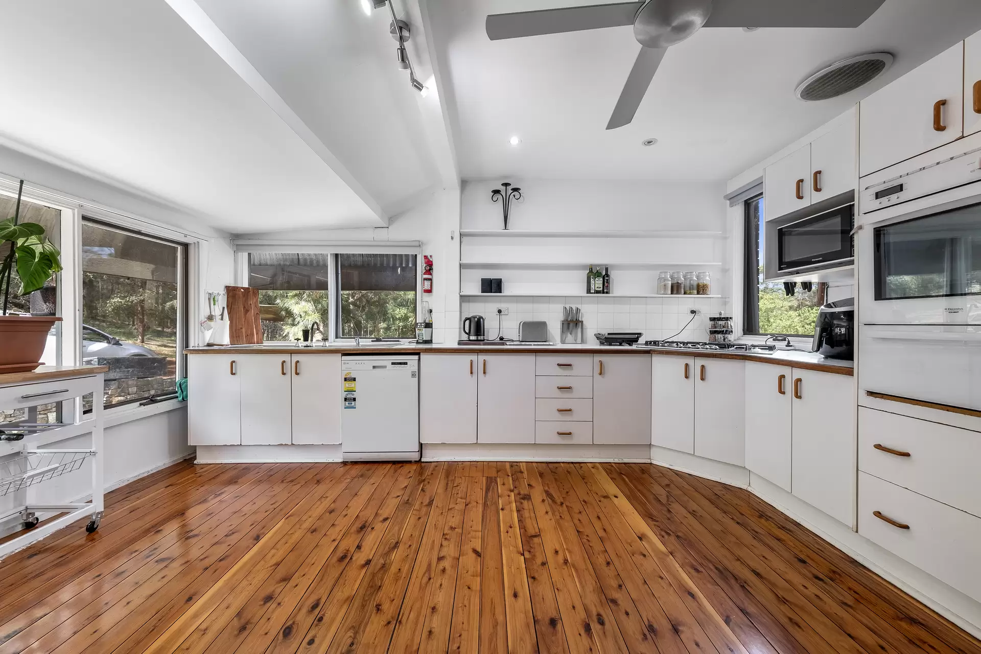 7 Hazelwood Road, Sackville North Sold by Cutcliffe Properties - image 1