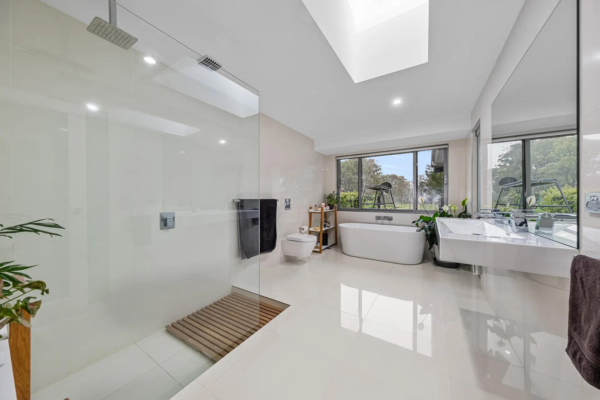 79-83 Sheredan Road, Castlereagh Sold by Cutcliffe Properties - image 1