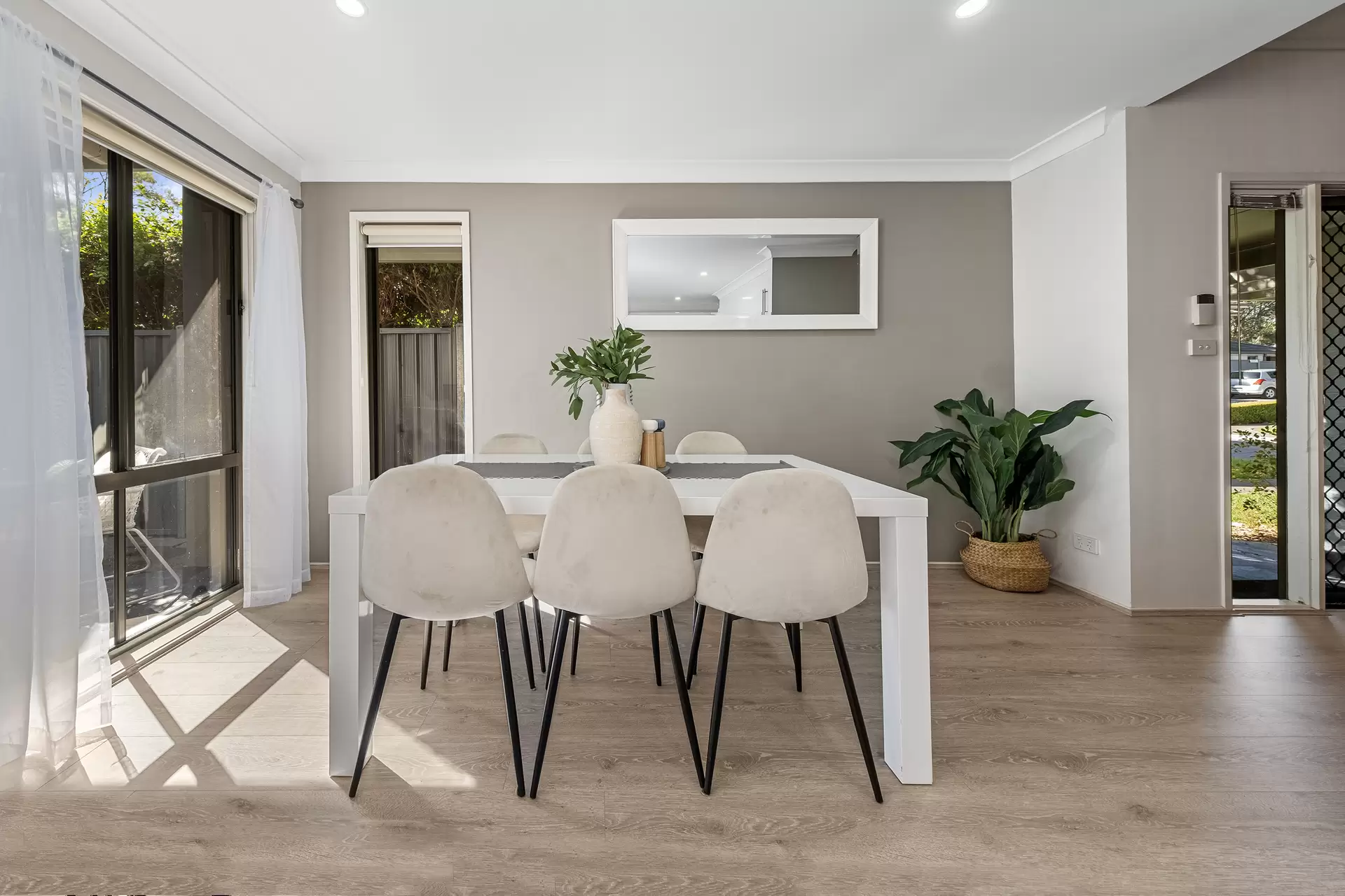 8/22 Wilson Road, Acacia Gardens Sold by Cutcliffe Properties - image 1