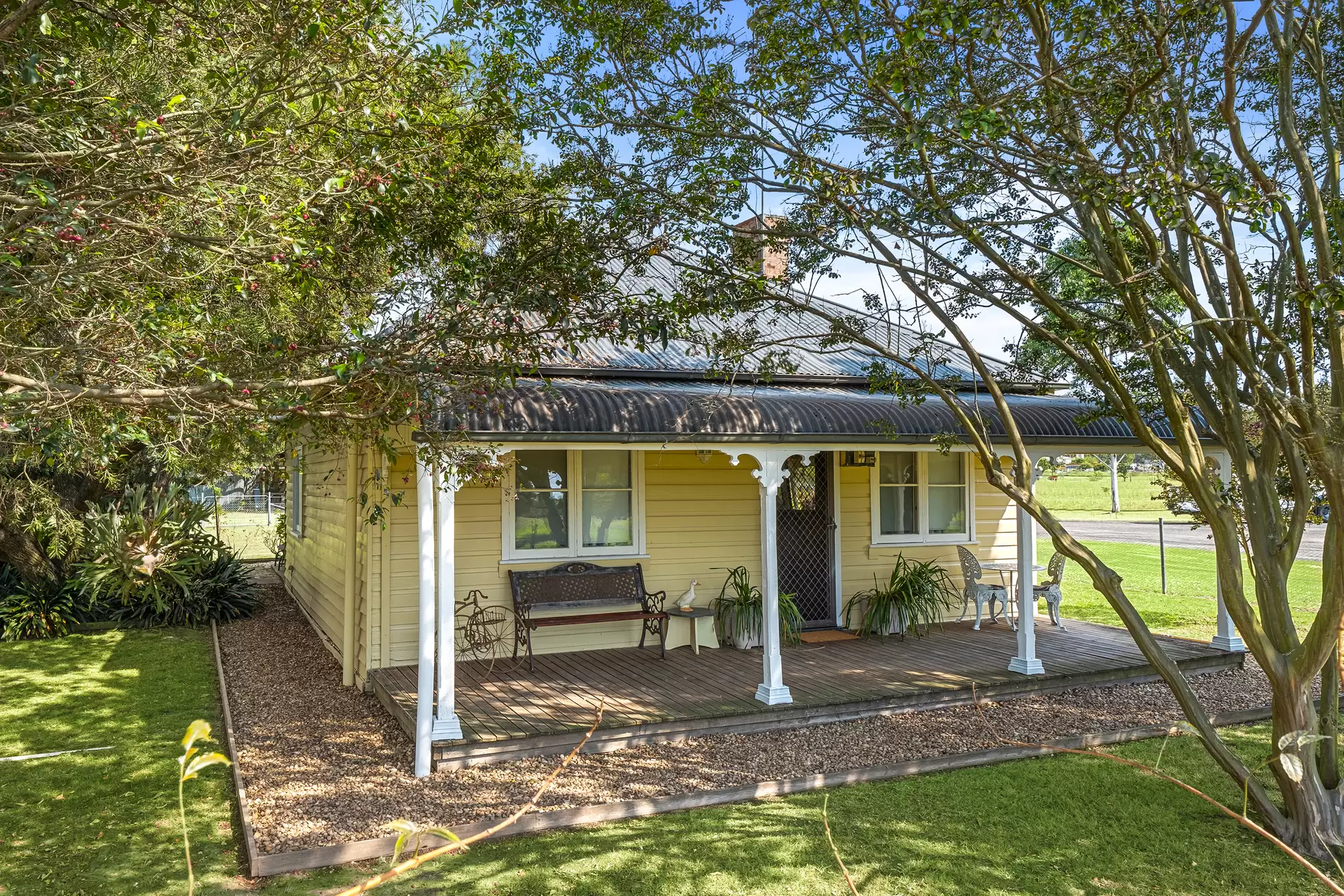 330 Eighth Avenue, Llandilo Sold by Cutcliffe Properties - image 1