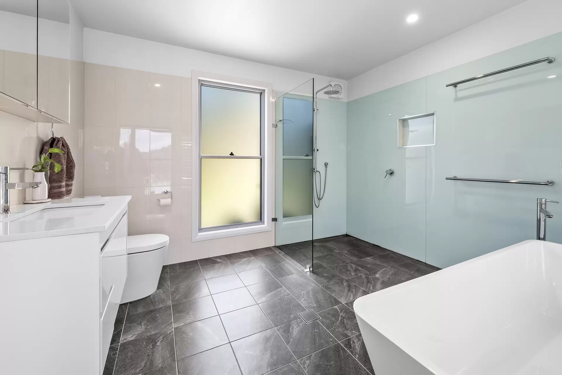 2/6299 Putty Road, Howes Valley Sold by Cutcliffe Properties - image 1