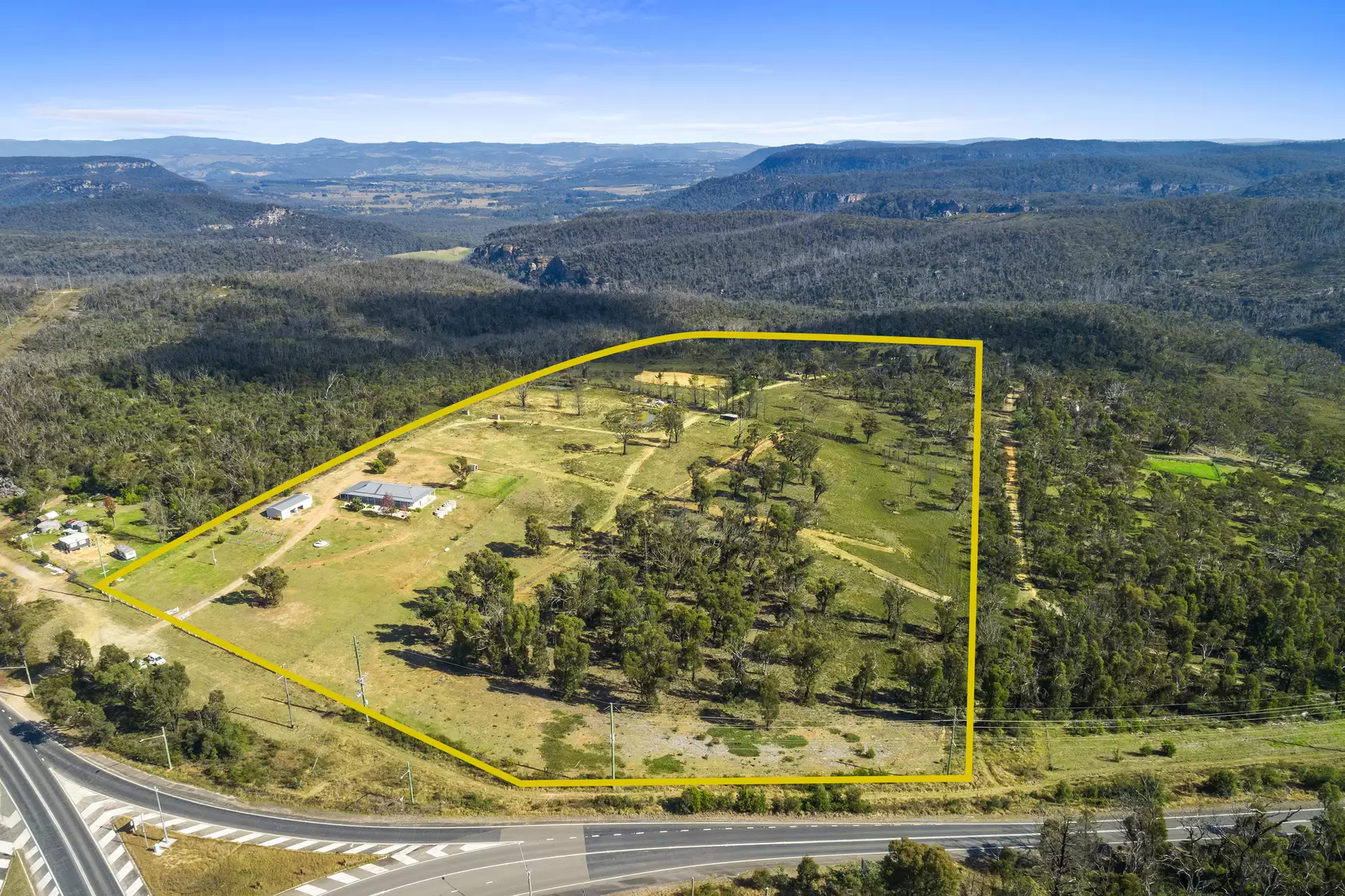 382-390 Darling Causeway, Bell Sold by Cutcliffe Properties - image 1