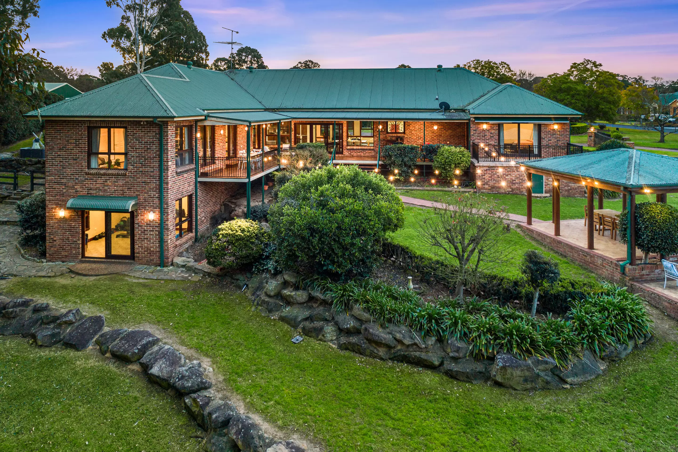 36 Sturt Place, Windsor Downs Sold by Cutcliffe Properties - image 2