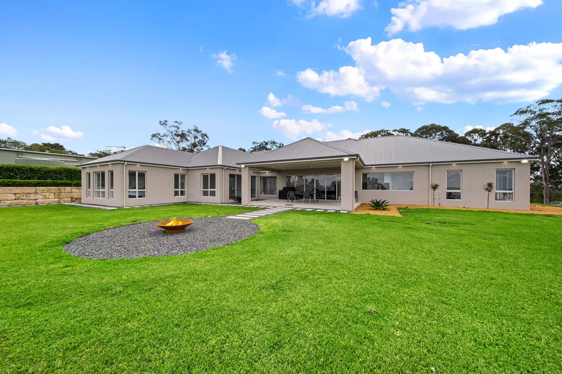 208 East Kurrajong Road, East Kurrajong Sold by Cutcliffe Properties - image 1