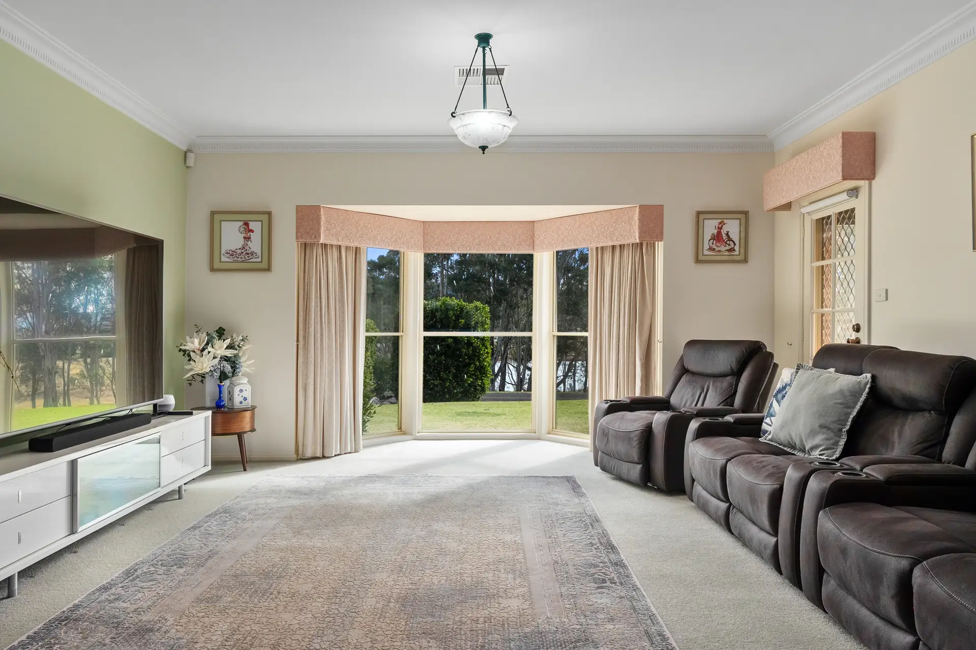 236 East Wilchard Road, Castlereagh Sold by Cutcliffe Properties - image 1