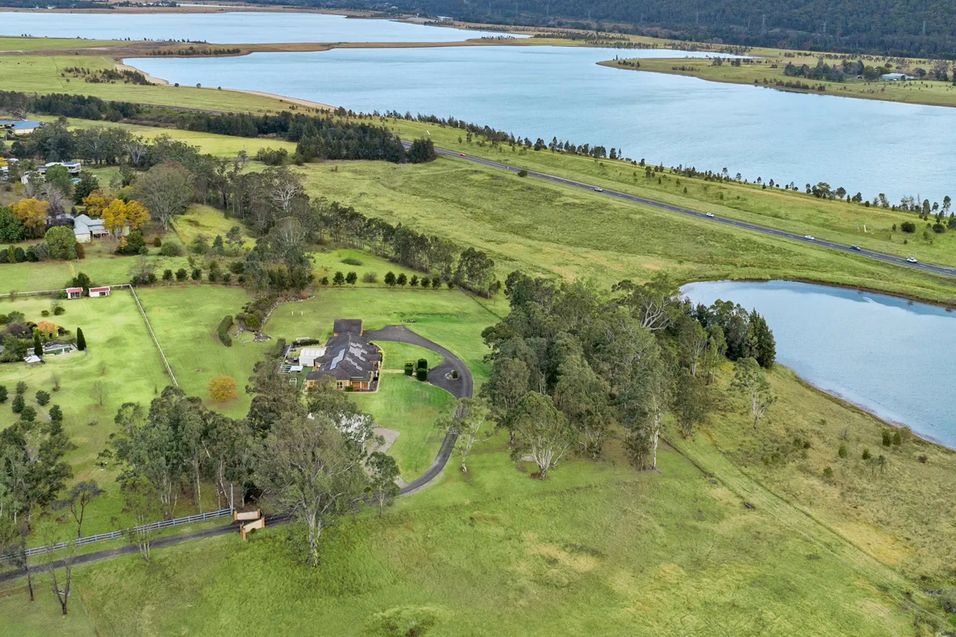 236 East Wilchard Road, Castlereagh Sold by Cutcliffe Properties - image 1
