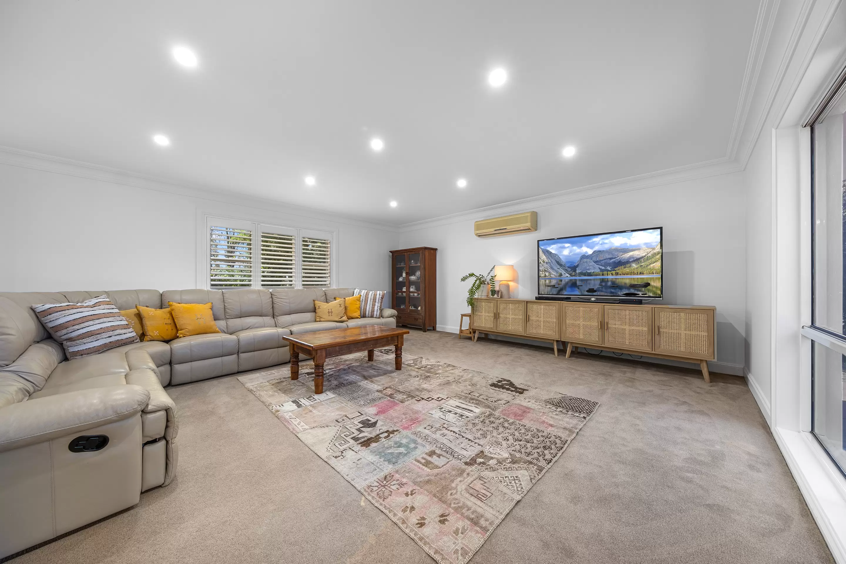 108 Midson Road, Oakville For Sale by Cutcliffe Properties - image 11