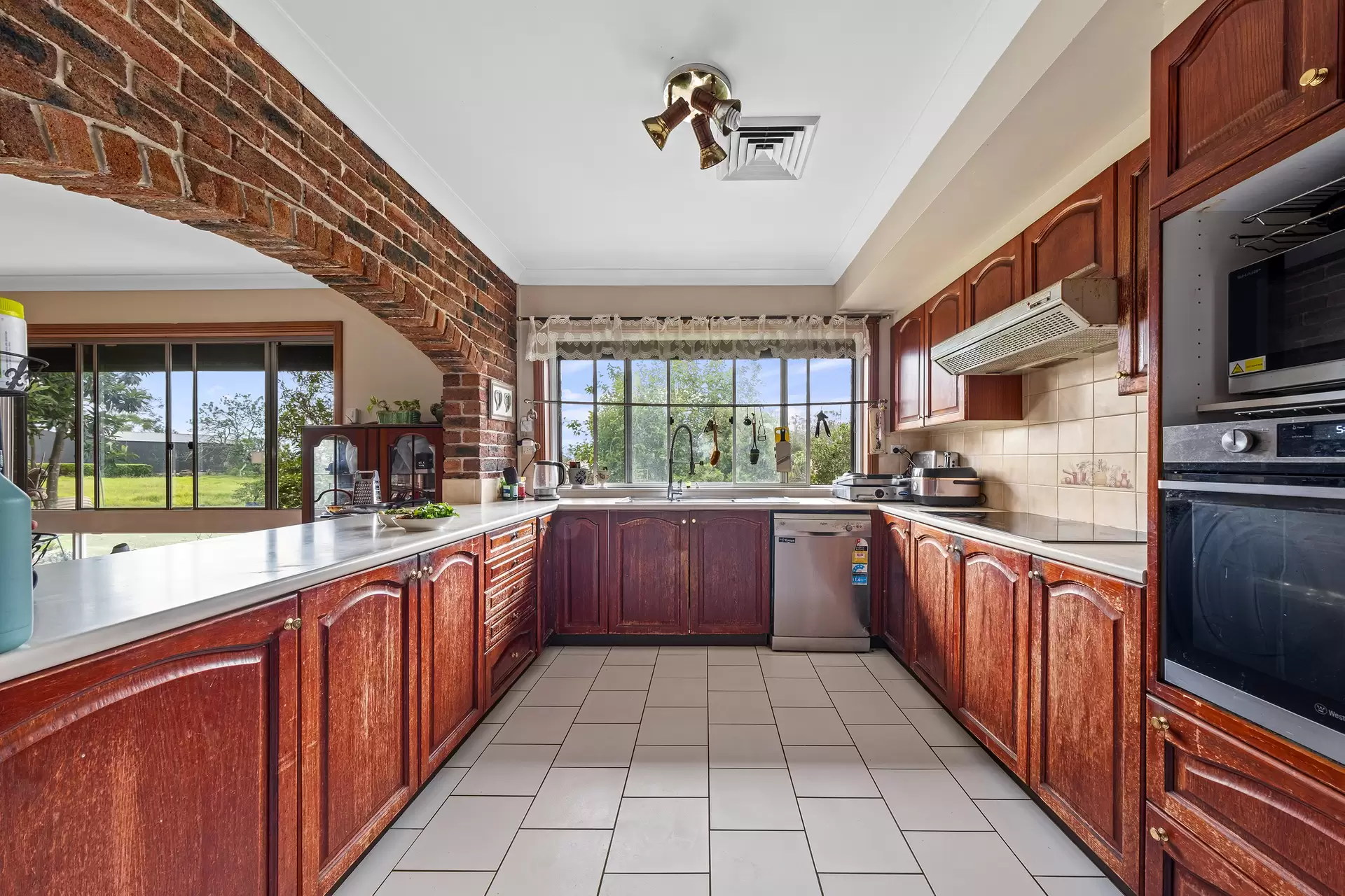 187 Glenidol Road, Oakville Sold by Cutcliffe Properties - image 1