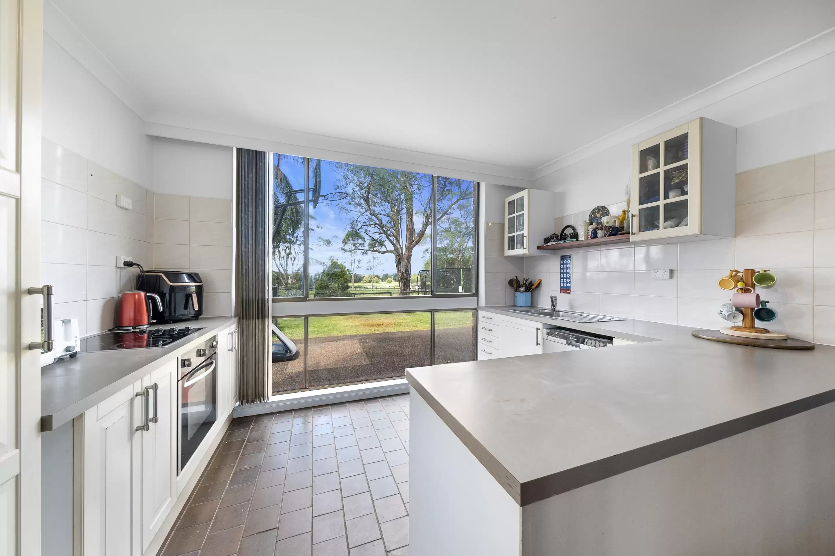 308 Fairey Road, South Windsor Sold by Cutcliffe Properties - image 4