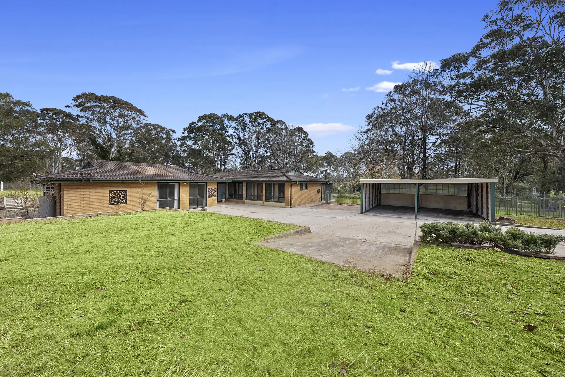 380 Eighth Avenue, Shanes Park Sold by Cutcliffe Properties - image 1