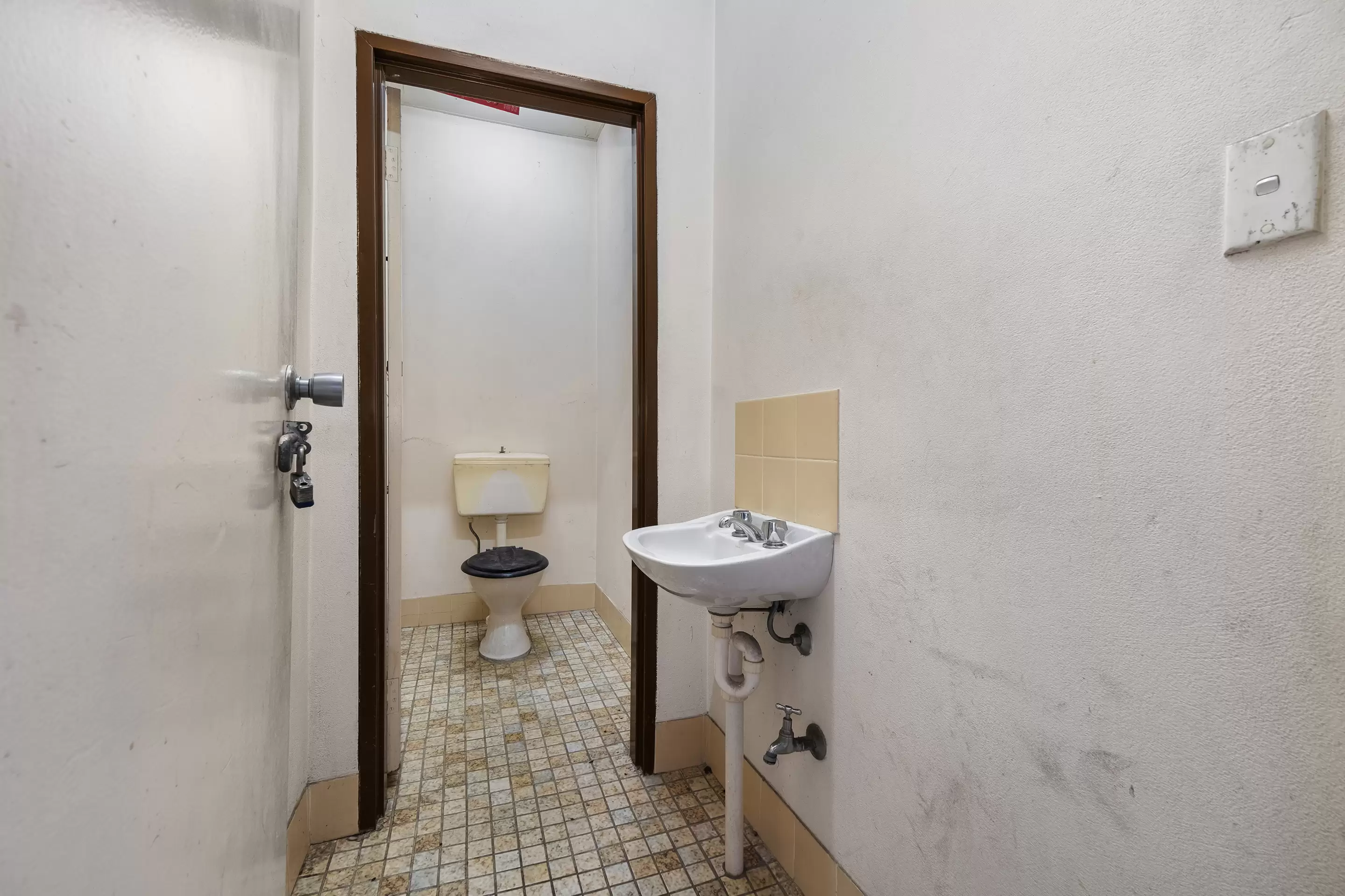 1 Phillip Place, McGraths Hill Leased by Cutcliffe Properties - image 10
